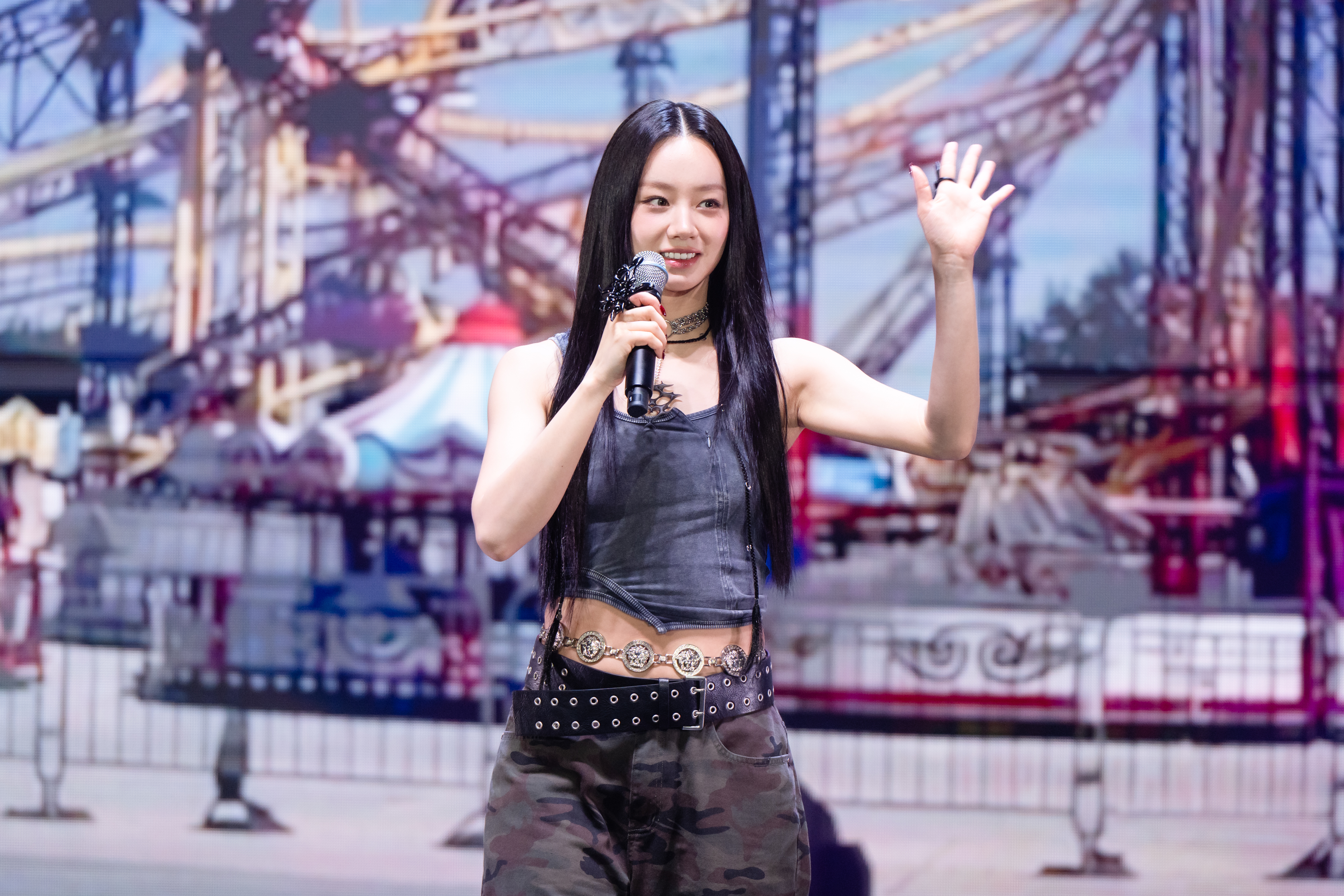 惠利今（5日）在TICC舉辦首次個人見面會，接受3,000台粉尖叫應援。（ O.N worldwide , Hakuna Matata提供）