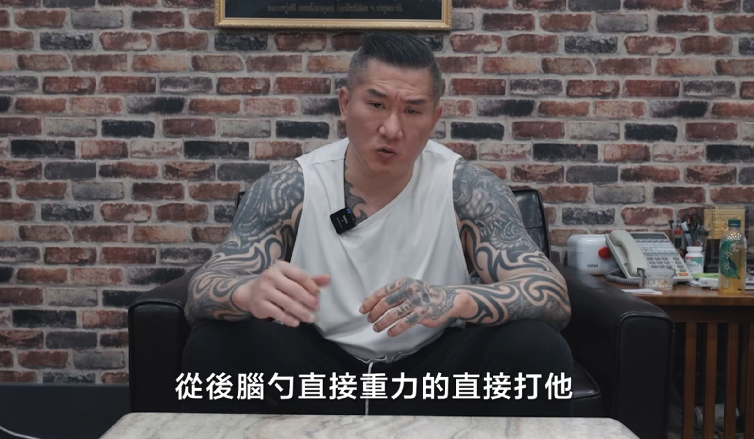 「館長」陳之漢表示,他中壢健身房的員工在路邊發傳單遭人毆打,希望警方盡快揪出凶手。(翻攝自飆捍臉書)