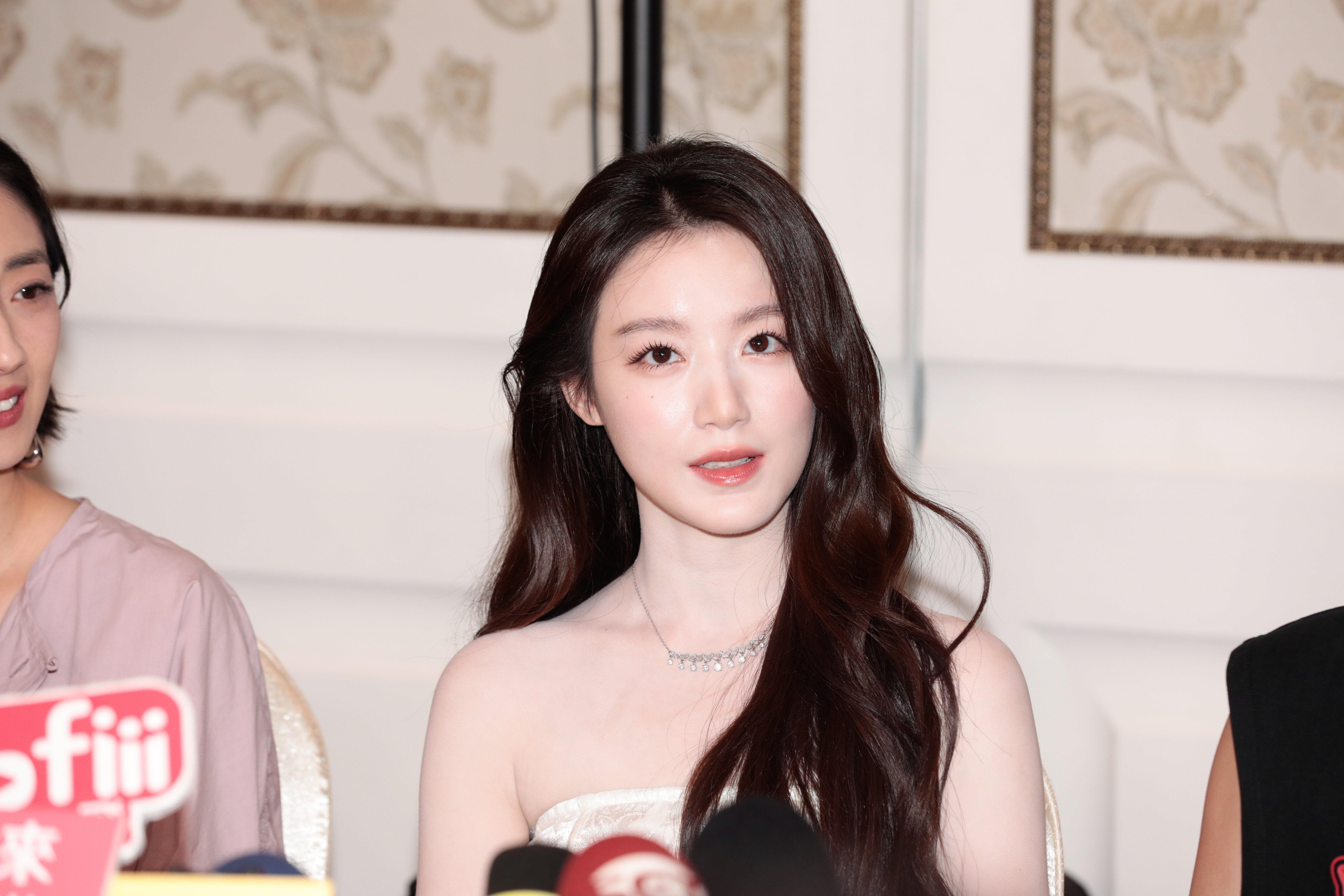 舒華自豪體質曬不黑，樂在極限挑戰。
