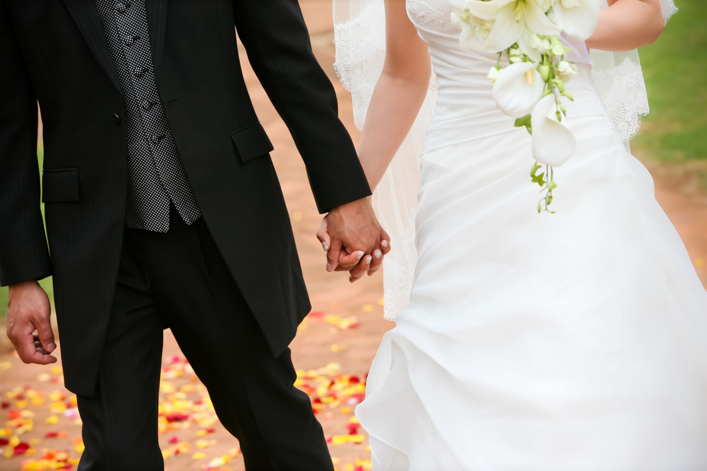 印尼一名女富婆與閨密未成年的兒子閃電結婚，婚後不到一年就吵到分手。（示意圖，photoAC）