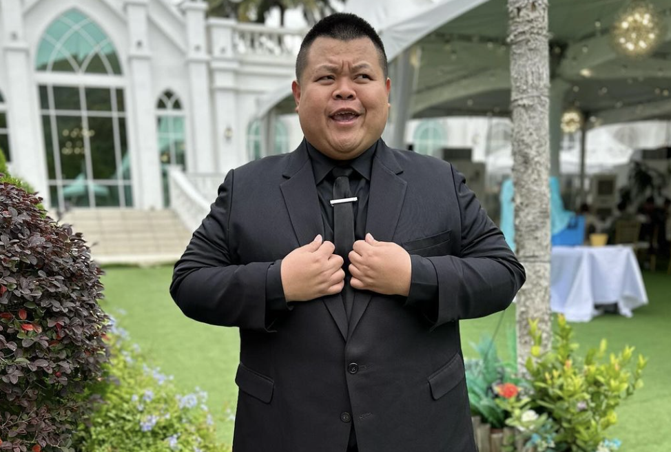 YouTuber大蛇丸相當親民，對於粉絲要求合照來者不拒。（翻攝自大蛇丸IG）