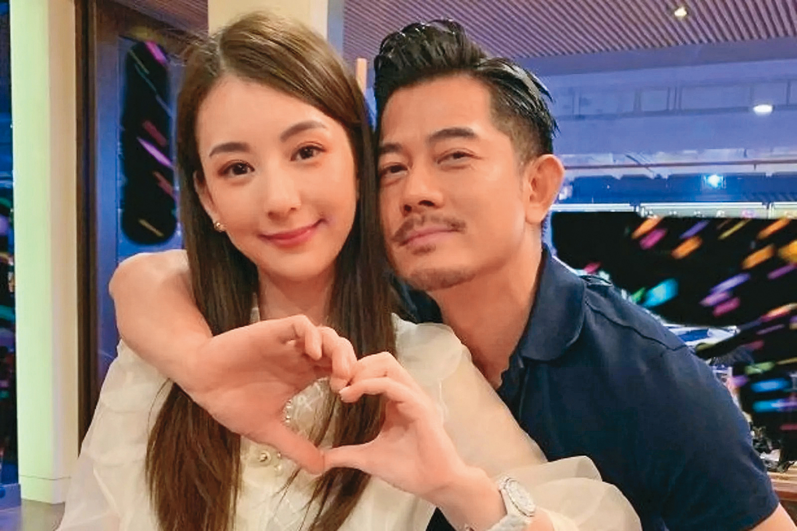 郭富城與方媛夫妻相差22歲，曾遭看衰不持久，如今常曬全家福打臉酸民。（方媛臉書）