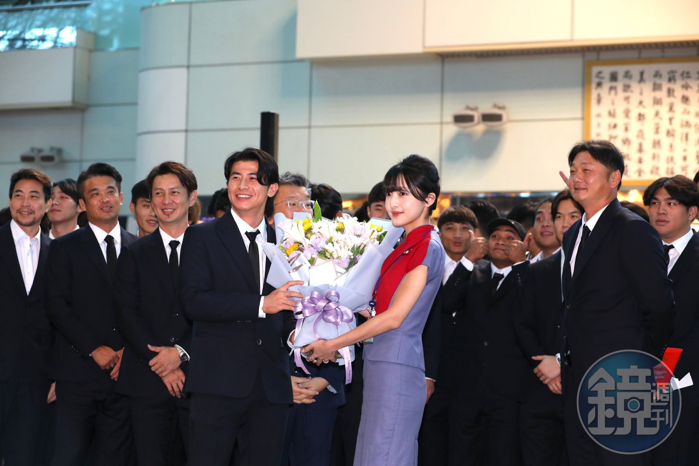 台灣棒球好手們今在桃園機場搭機啟程,前往日本東京備戰4強賽。