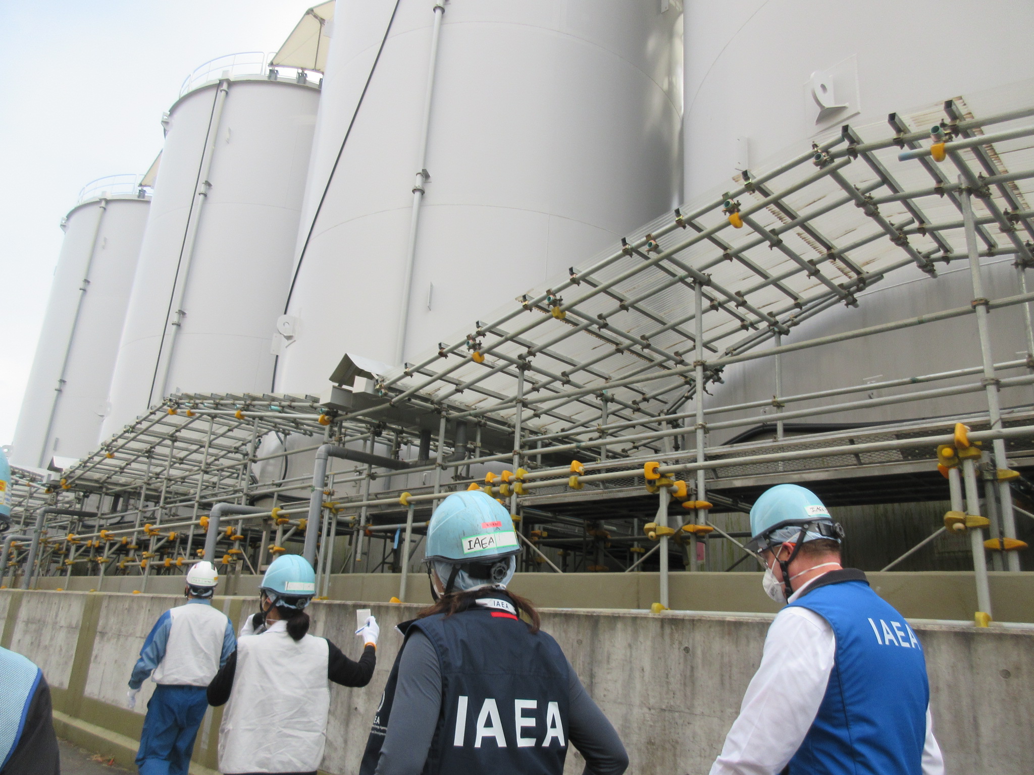 福島凌晨規模5.8強震，讓福島第一及第二核電廠一度暫停排放核廢水。（翻攝自東京電力ホールディングス株式会社臉書）