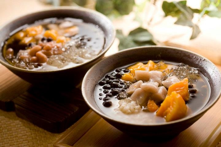 鮮芋仙貼出漲價公告，11月起調漲部分商品售價。（翻攝自鮮芋仙臉書）