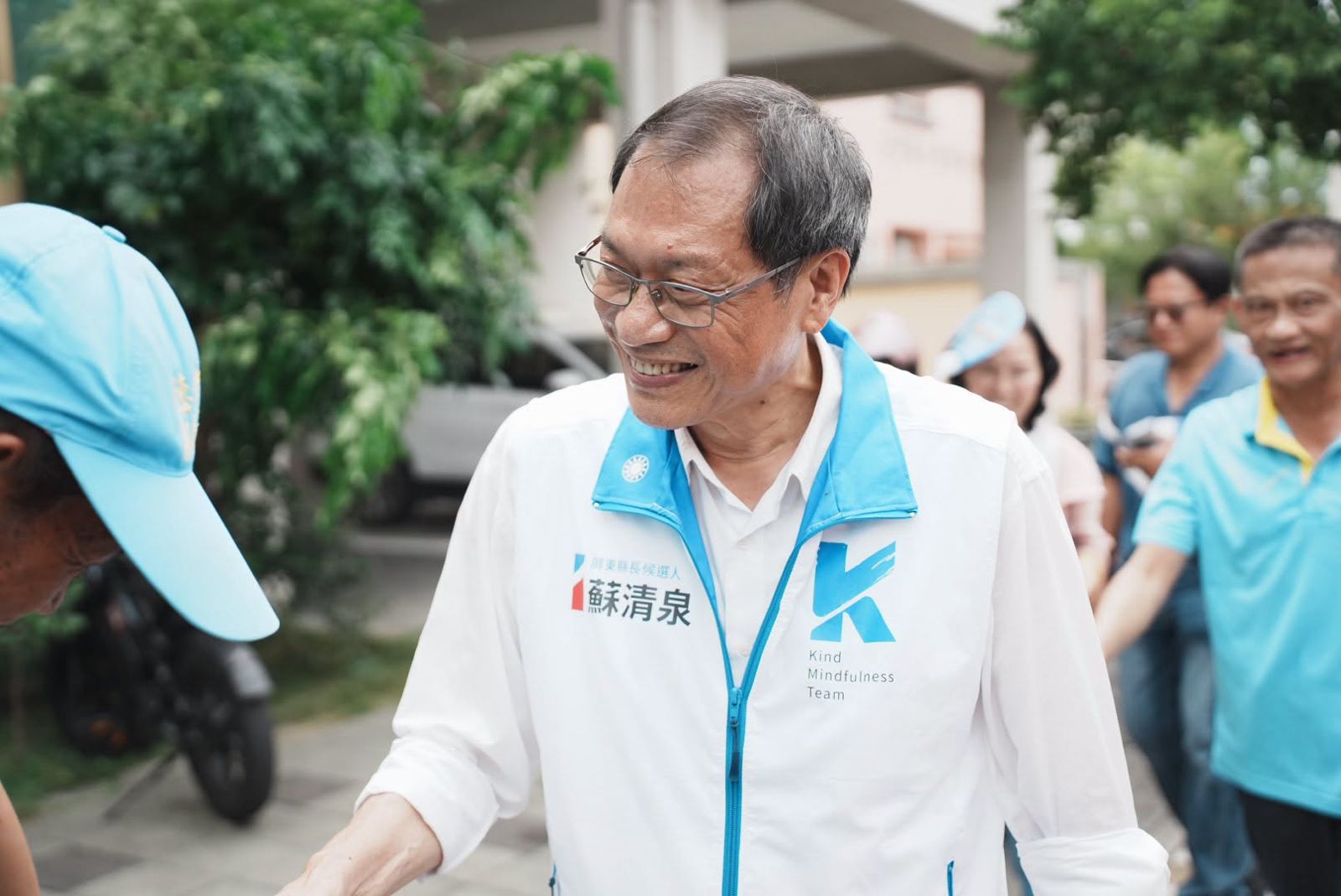 蘇清泉25日在廟口開講稱周春米沒有小孩「可憐,不知道養孩子及教育小孩的辛苦」,引發爭議。(翻攝自蘇清泉臉書)