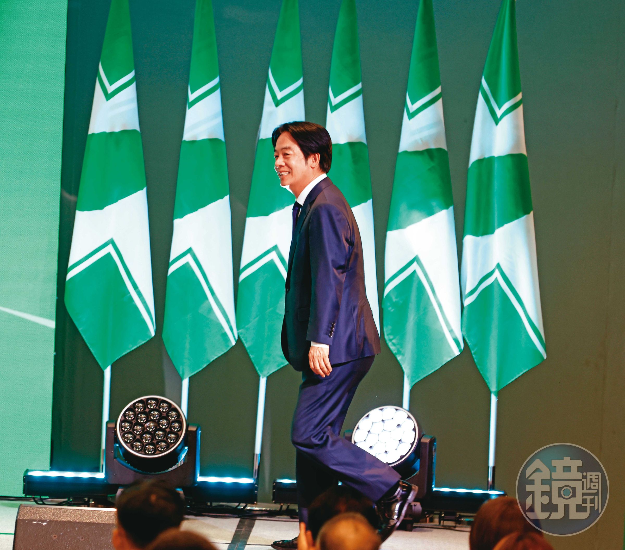 賴清德上任後，面對藍白攻勢採取強硬態度，但近期民調顯示執政黨支持度勝過在野黨。