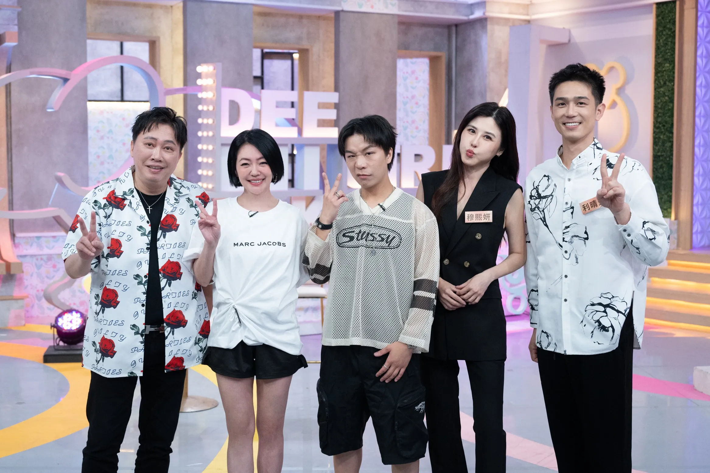 趙正平睽違1年回歸《不熙娣》爆被封殺！脫口「榜一女神是林襄」，小S當場暴走搬椅子驅逐。（東森綜合台提供）