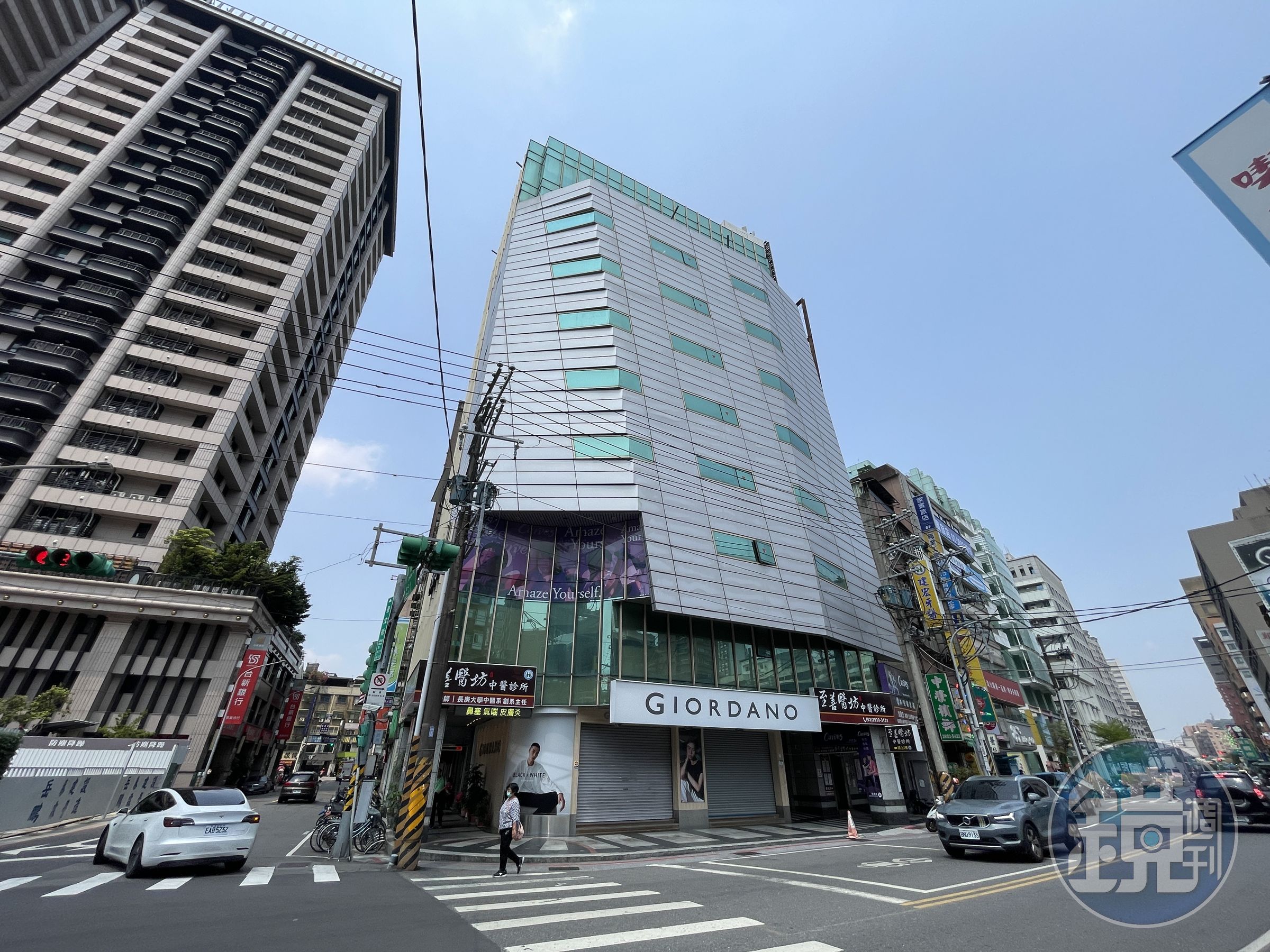 網傳景美菜市場附近大樓受地震影響疑似歪斜,議員出面澄清是誤會。