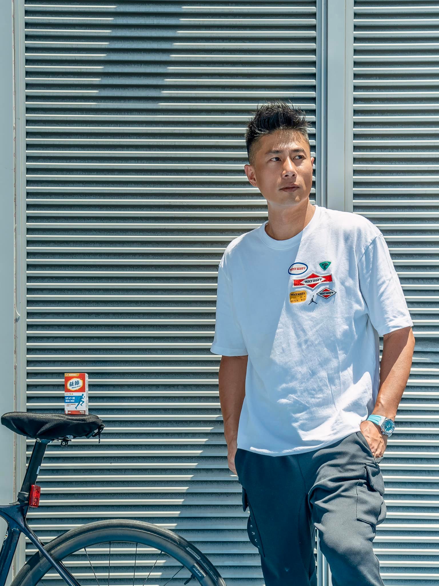 小刀創業轉戰幕後多年,最近不時會參加綜藝節目露面。(翻攝自小刀臉書)