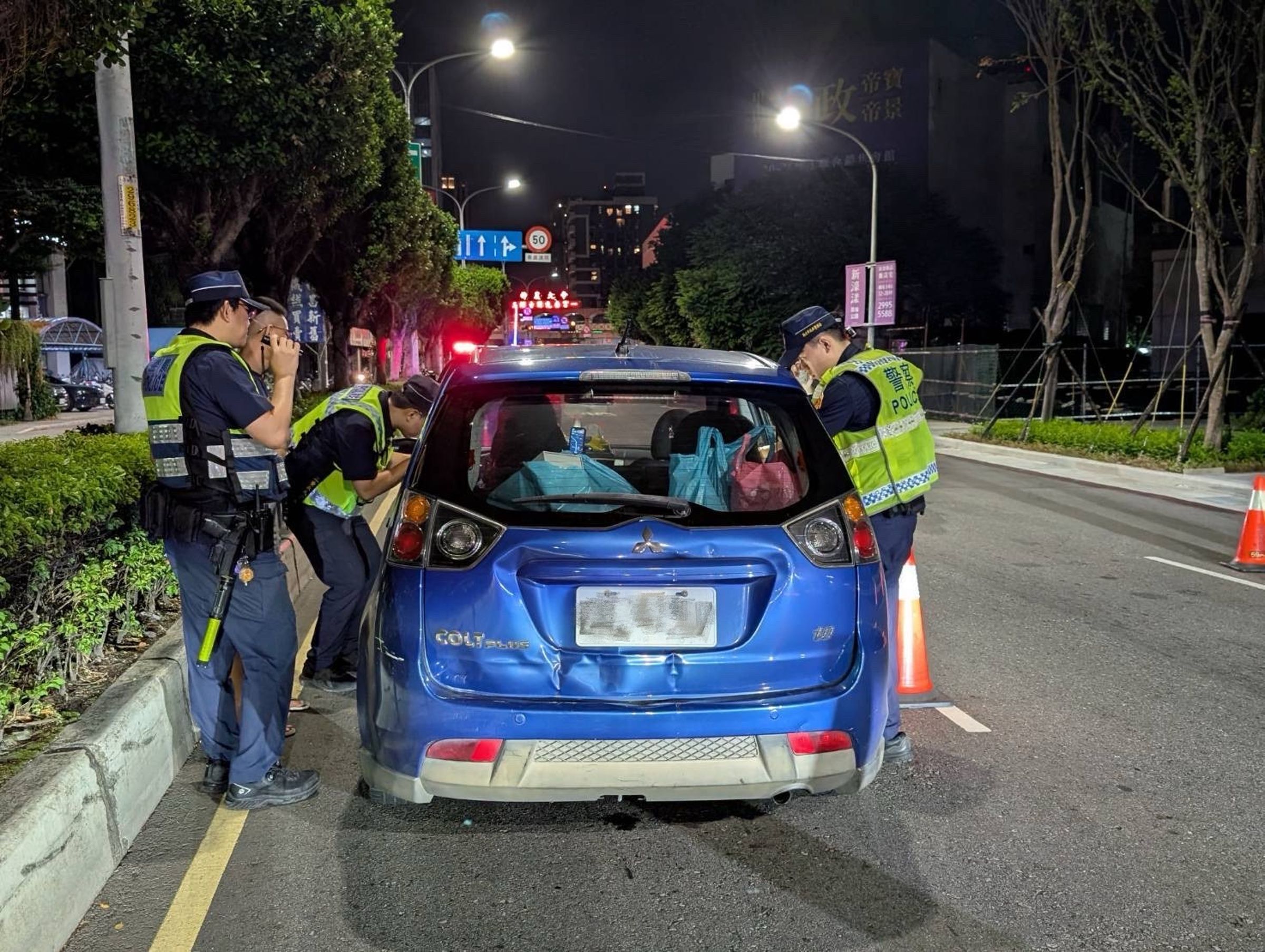 新北警展開全市同步取締毒(酒)駕專案勤務。