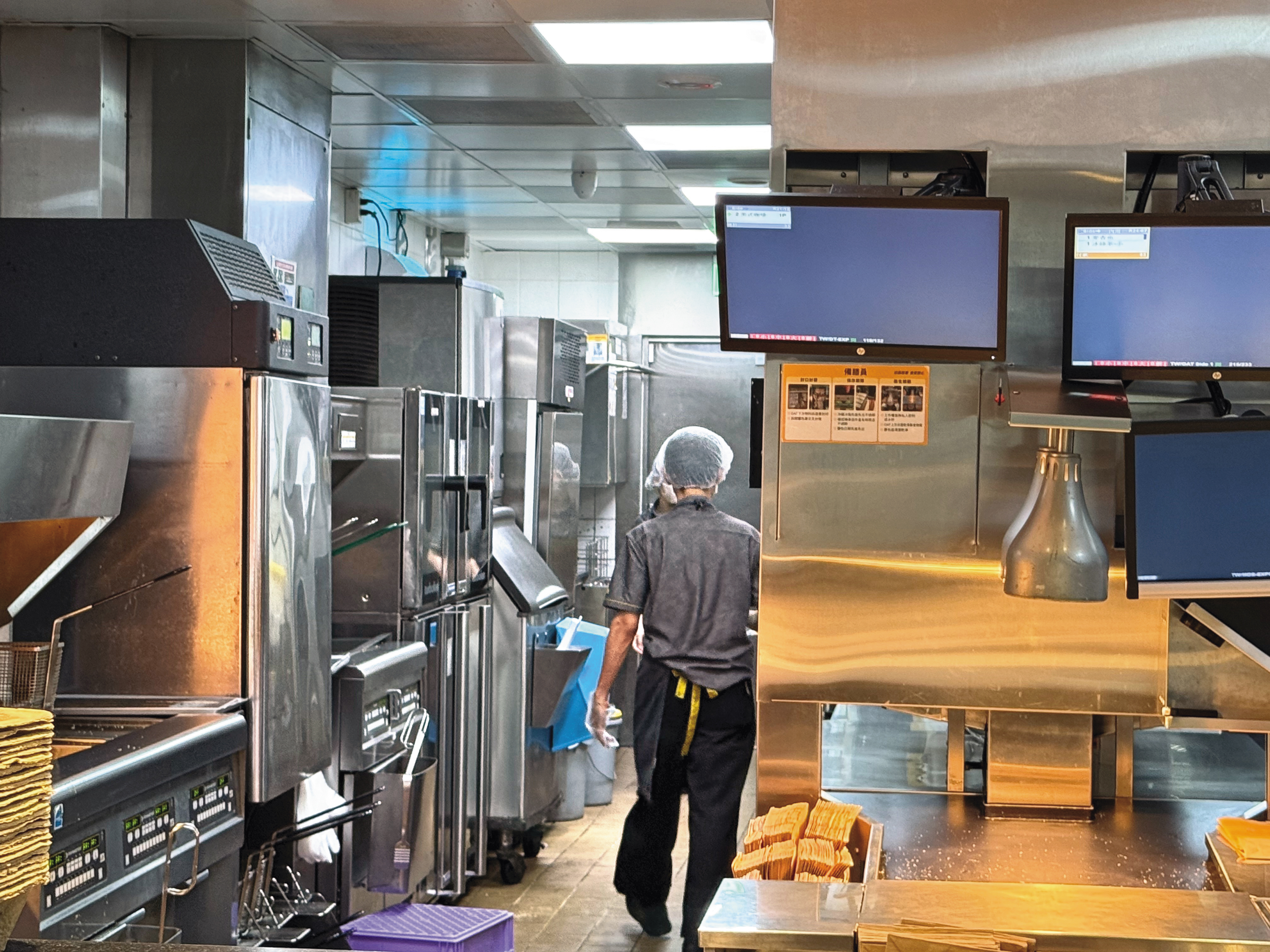 北市麥當勞性侵案，高檢署5月將全案發回續行偵查，今日士檢再開庭，傳喚少女雙親作證。（示意圖，非當事人）