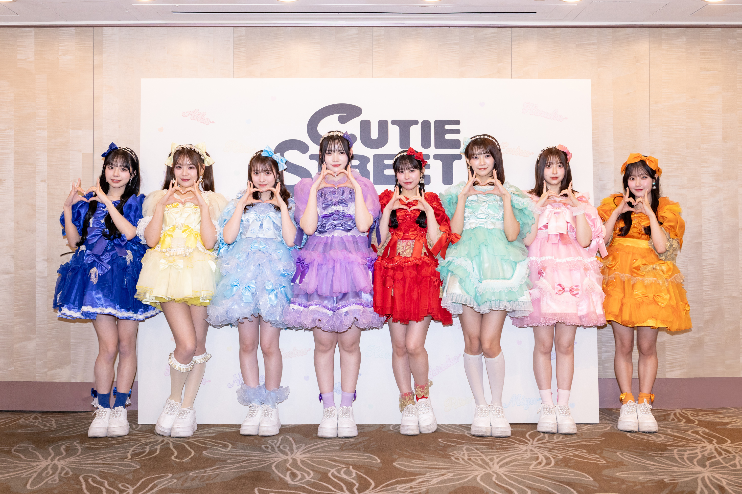 日本女團CUTIE STREET首度合體來台，將參加本週六台南「全中運」開幕表演，成員們難掩興奮之情。（成員左起増田彩乃、古澤里紗、梅田miyu、真鍋凪咲、佐野愛花、板倉可奈、櫻庭遙花、川本笑瑠）（主辦單位提供）