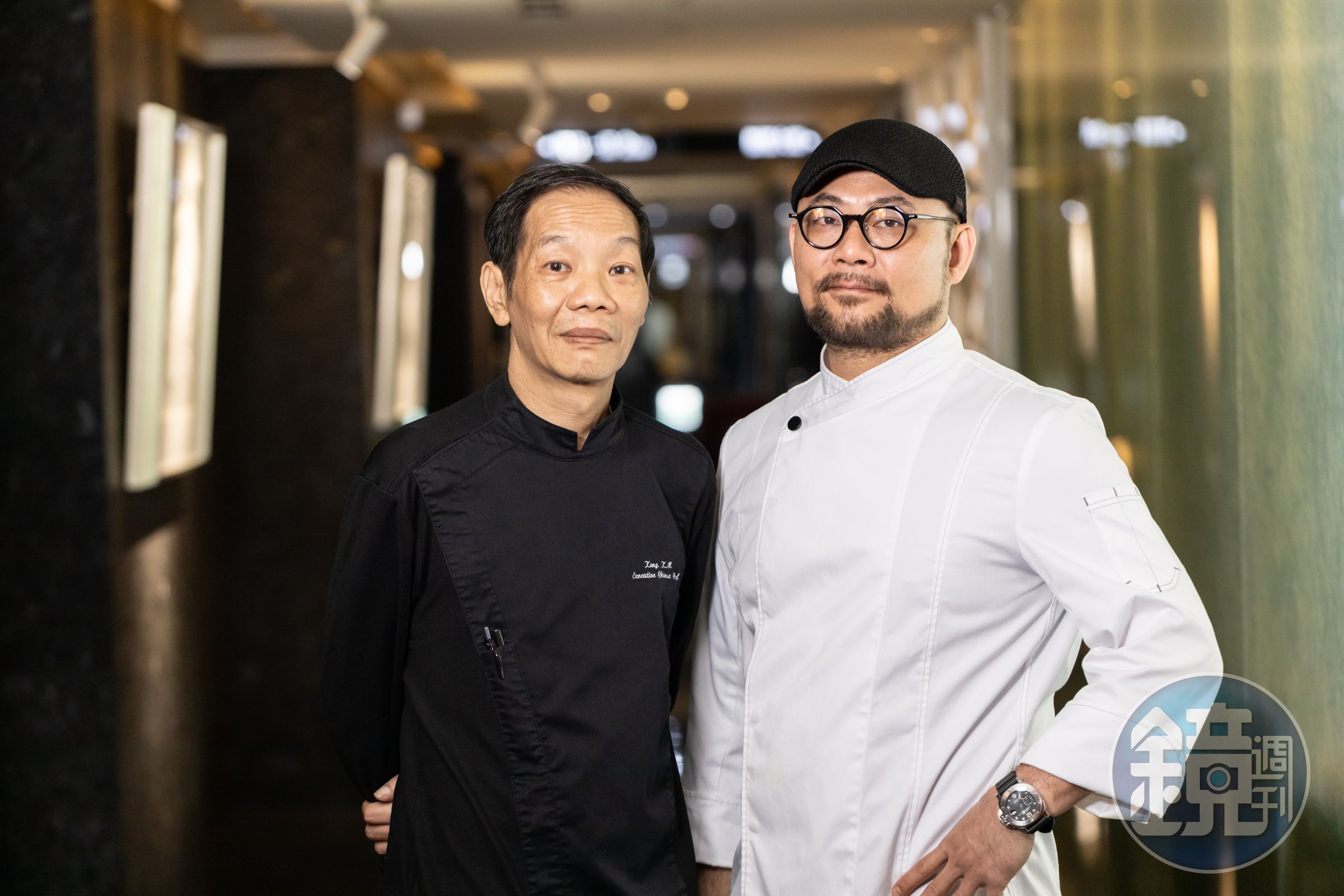 海峽會廚藝總監方永銘（右）與鄺啟明（左）14年前曾在紫豔中餐廳共事，現在又攜手共創「粵宴」。