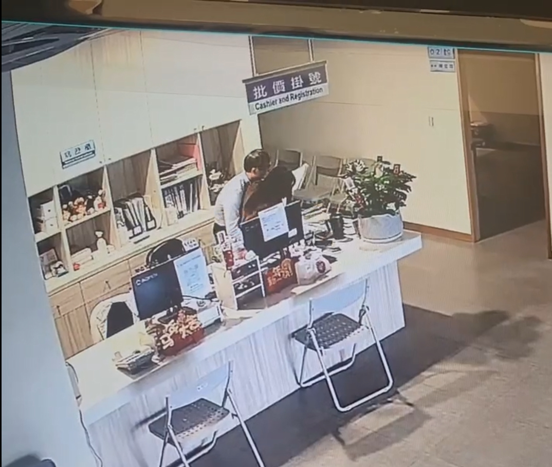 重光醫院副院長邱哲怡對診所女員工伸魔爪，涉犯強制猥褻罪。（讀者提供）