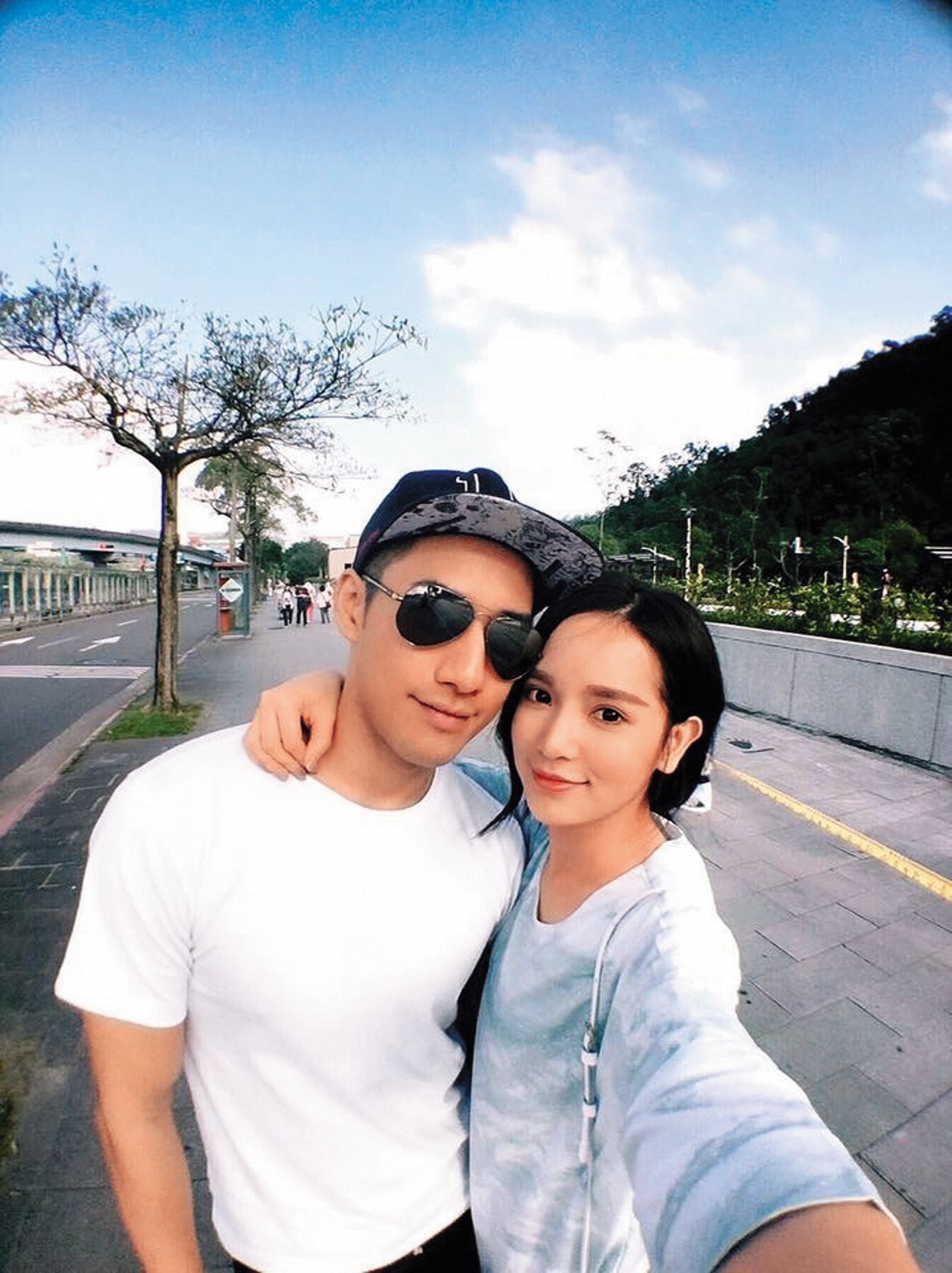 周孝安（左）婚前與小模Doris（右）的戀情備受關注，最終卻分手收場。（翻攝自周孝安臉書）