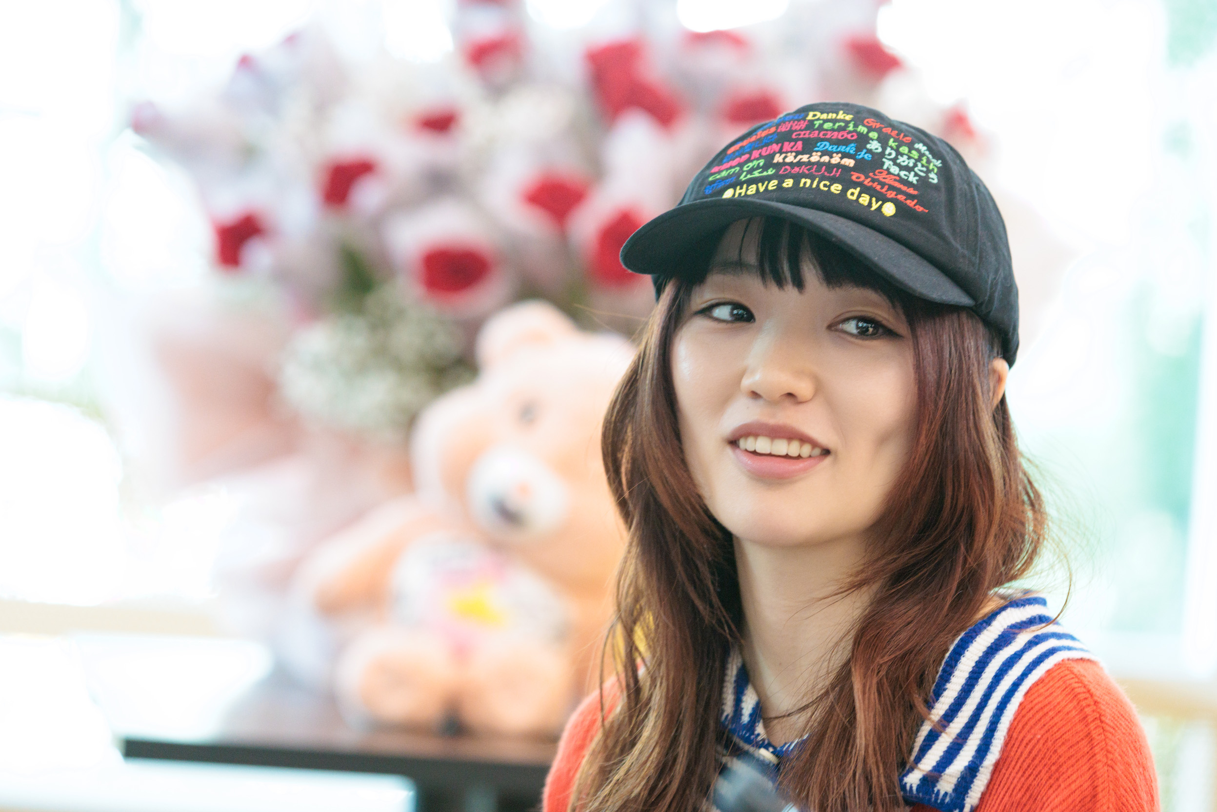  日本新生代創作才女 nishina喜歡充滿生命力與新的開始的春天，「這個季節創作出來的作品格外開心與正向。」（華納唱片提供）