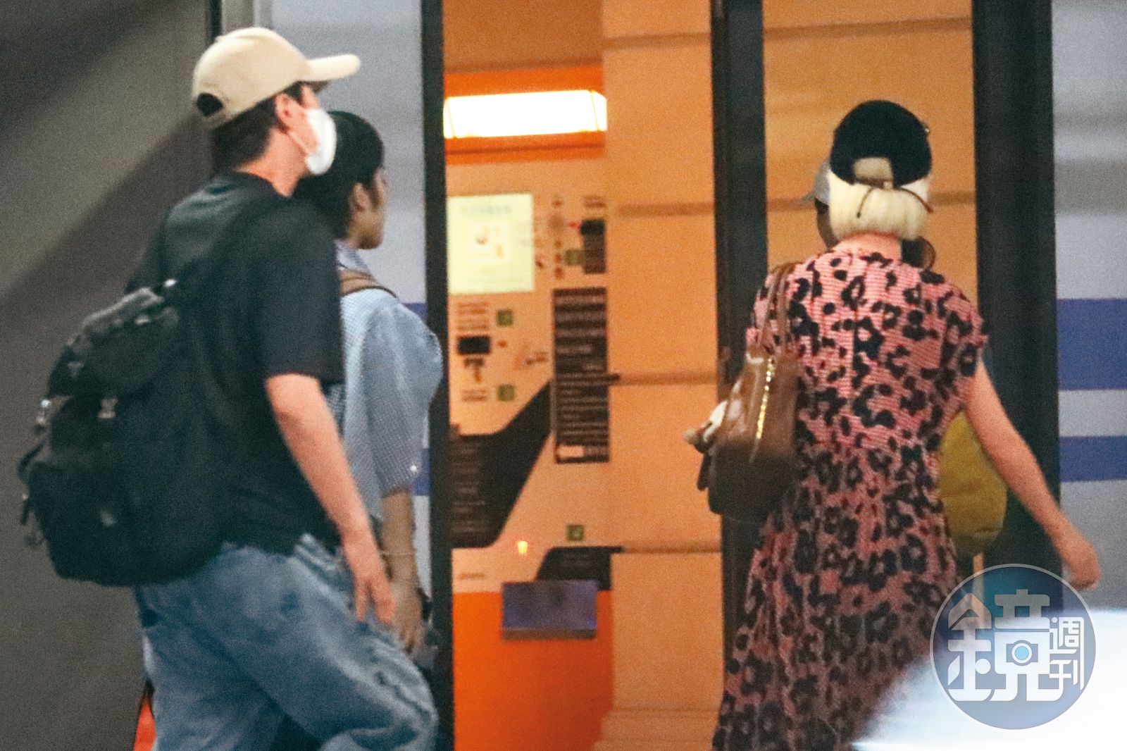 9/19 15：11陳漢典（左）、Lulu（右）及助理等人現身台北文華東方酒店