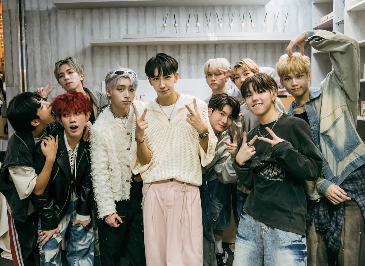 原子少年2「小行星」受邀擔任香氛品牌一日店長。（品牌提供）