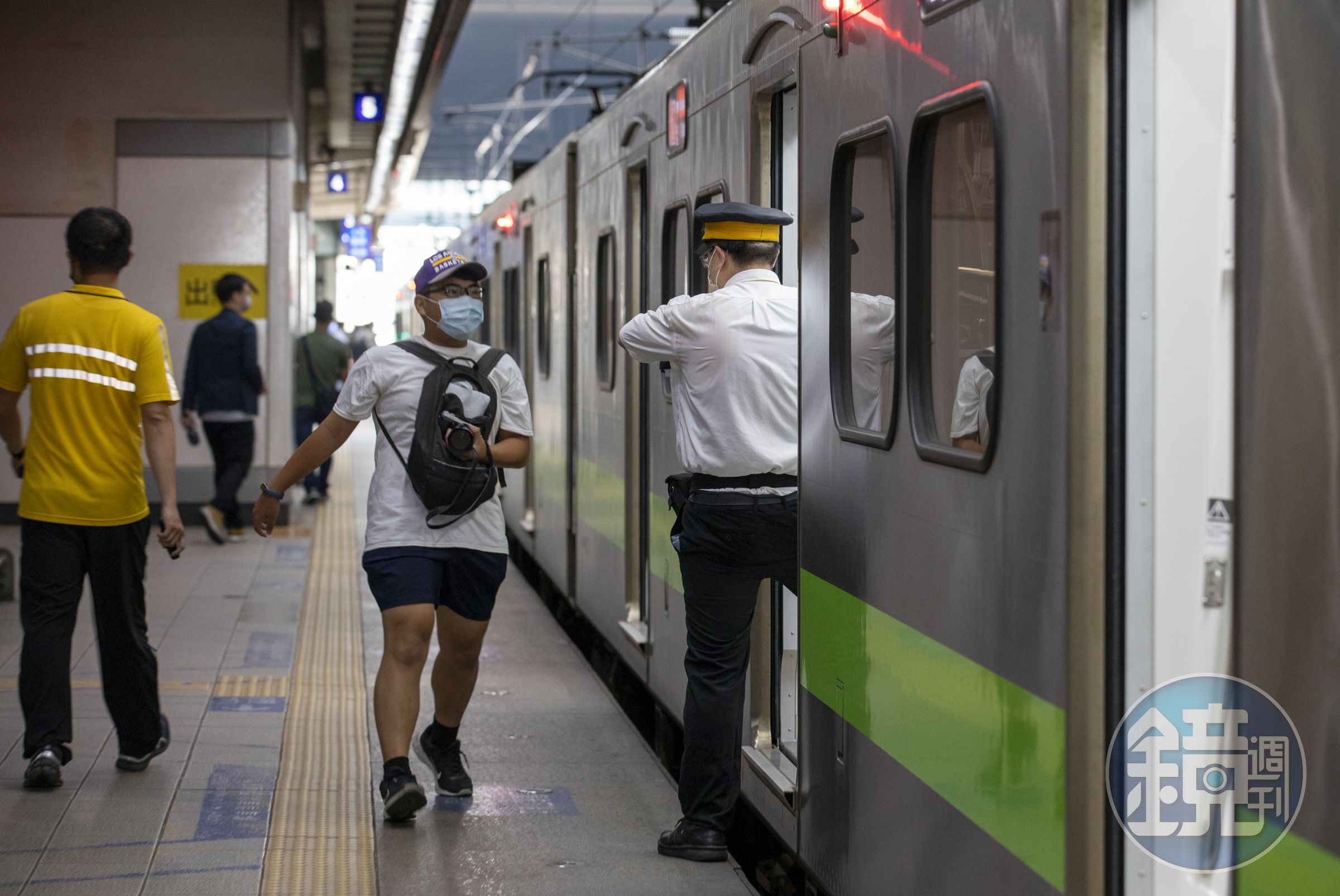 台鐵27日電力設備故障,導致西部幹線列車大規模誤點。(本刊資料照)