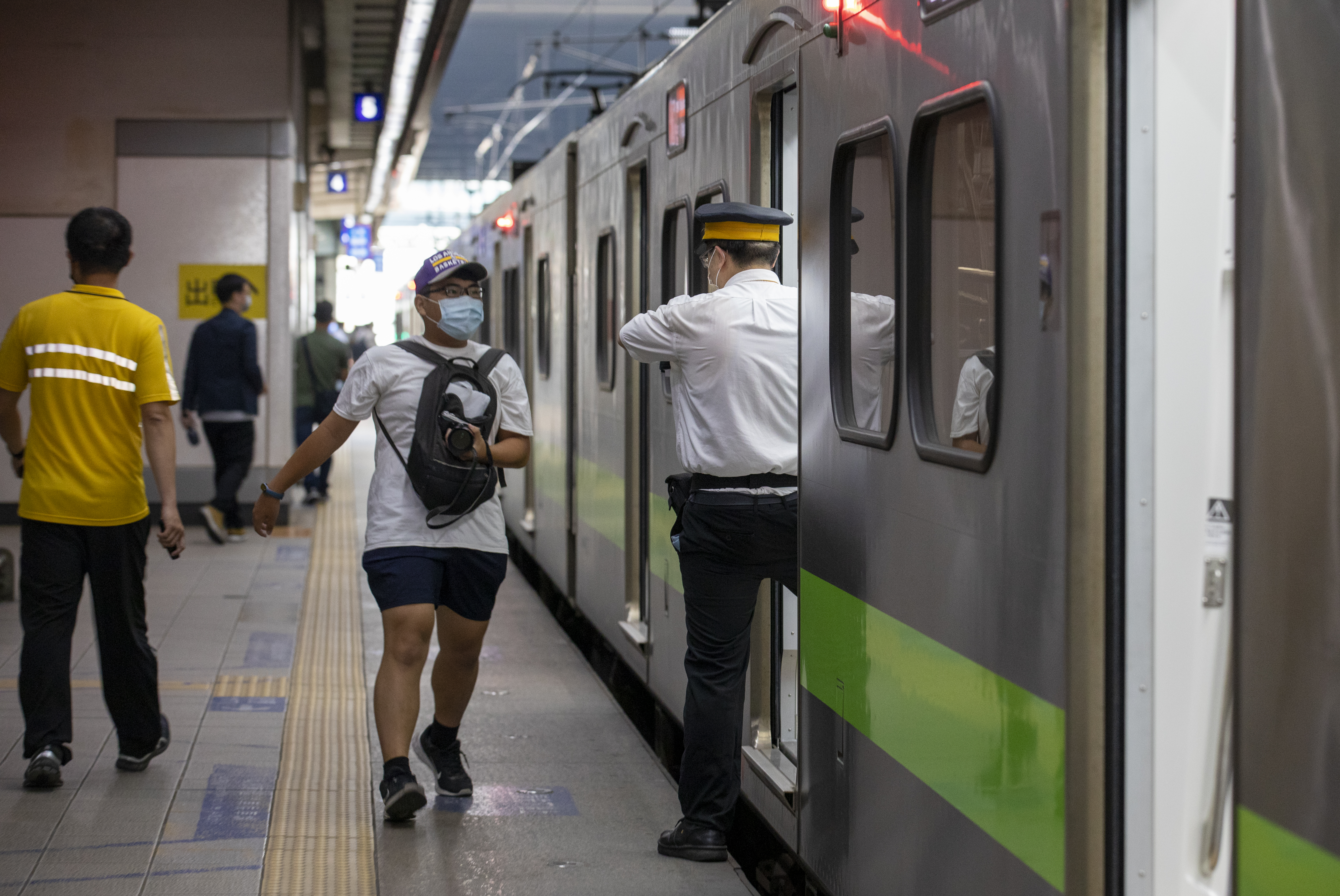 台鐵27日電力設備故障,導致西部幹線列車大規模誤點。(本刊資料照)