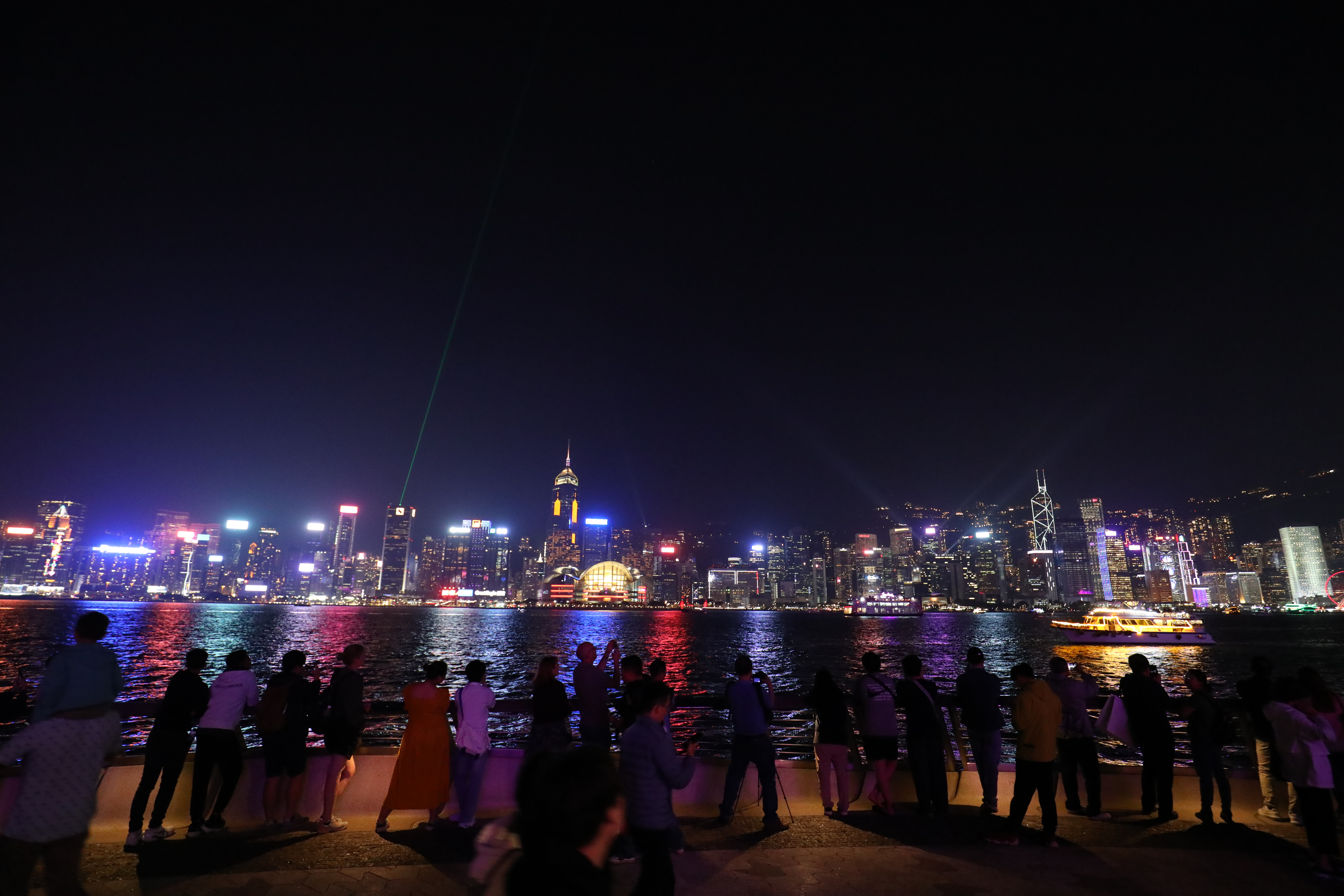 在九龍欣賞絕美夜景不需大費周章，很多觀光客聚集的地方都能輕鬆打卡百萬景觀。