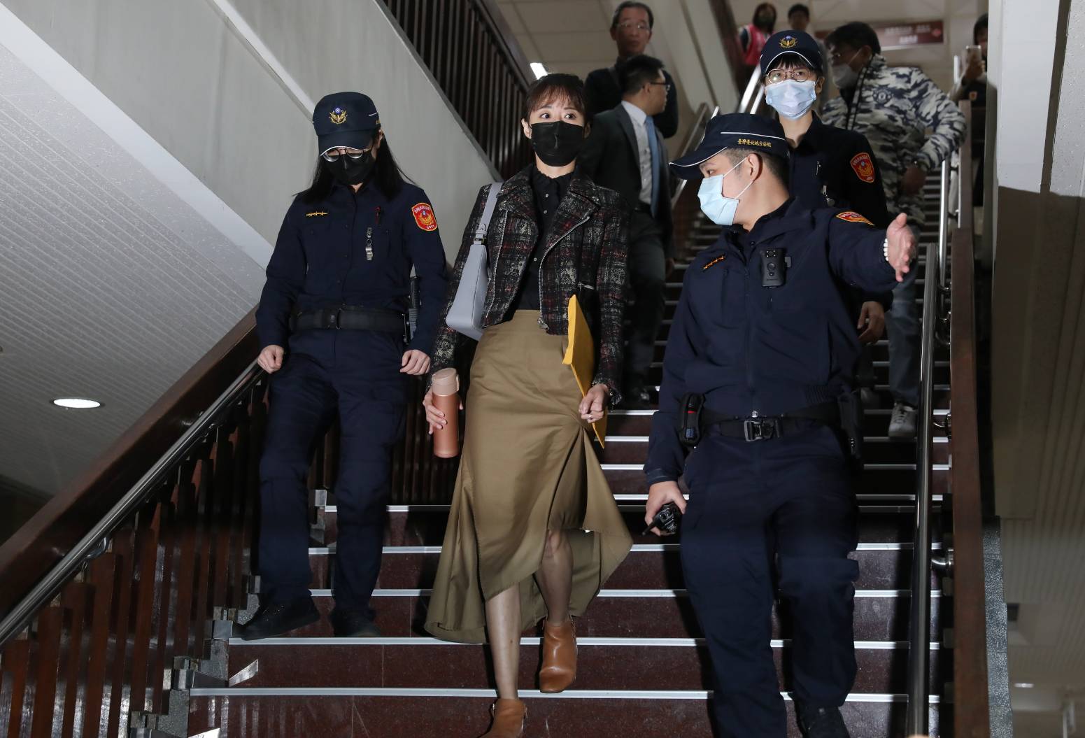 高虹安前助理王郁文涉貪污助理費出庭，她指自己參加過太陽花學運，控檢黑箱遭檢反控捕風捉影。