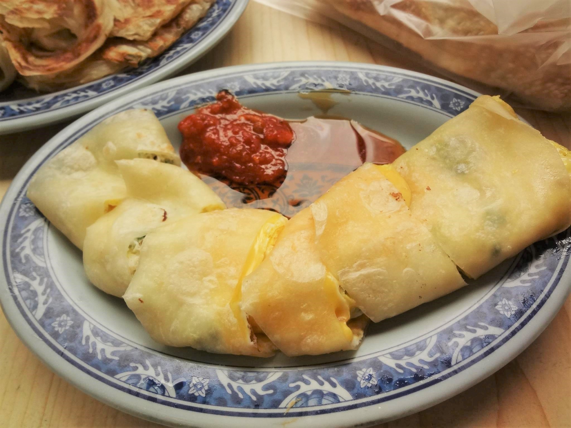 台南一名女子因不滿早餐店老闆娘不願退還25元的蛋餅錢，大鬧早餐店遭判刑。（示意圖，photoAC）