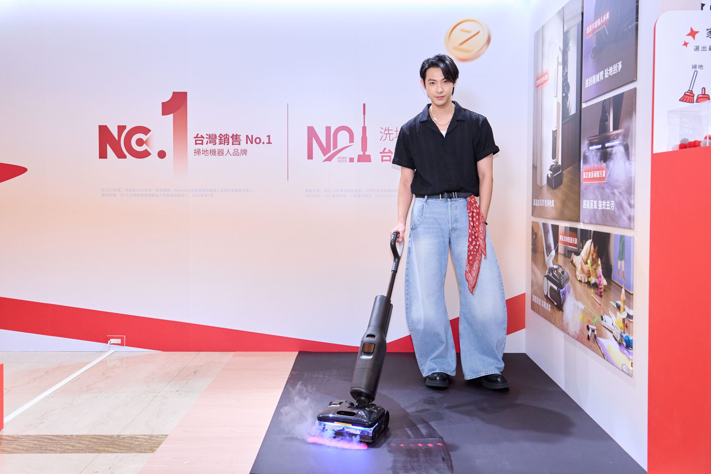 連晨翔分享育兒後靠洗地機接手飯後清潔，「老婆下廚、老公善後」成為夫妻家務分工默契。(石頭科技提供)