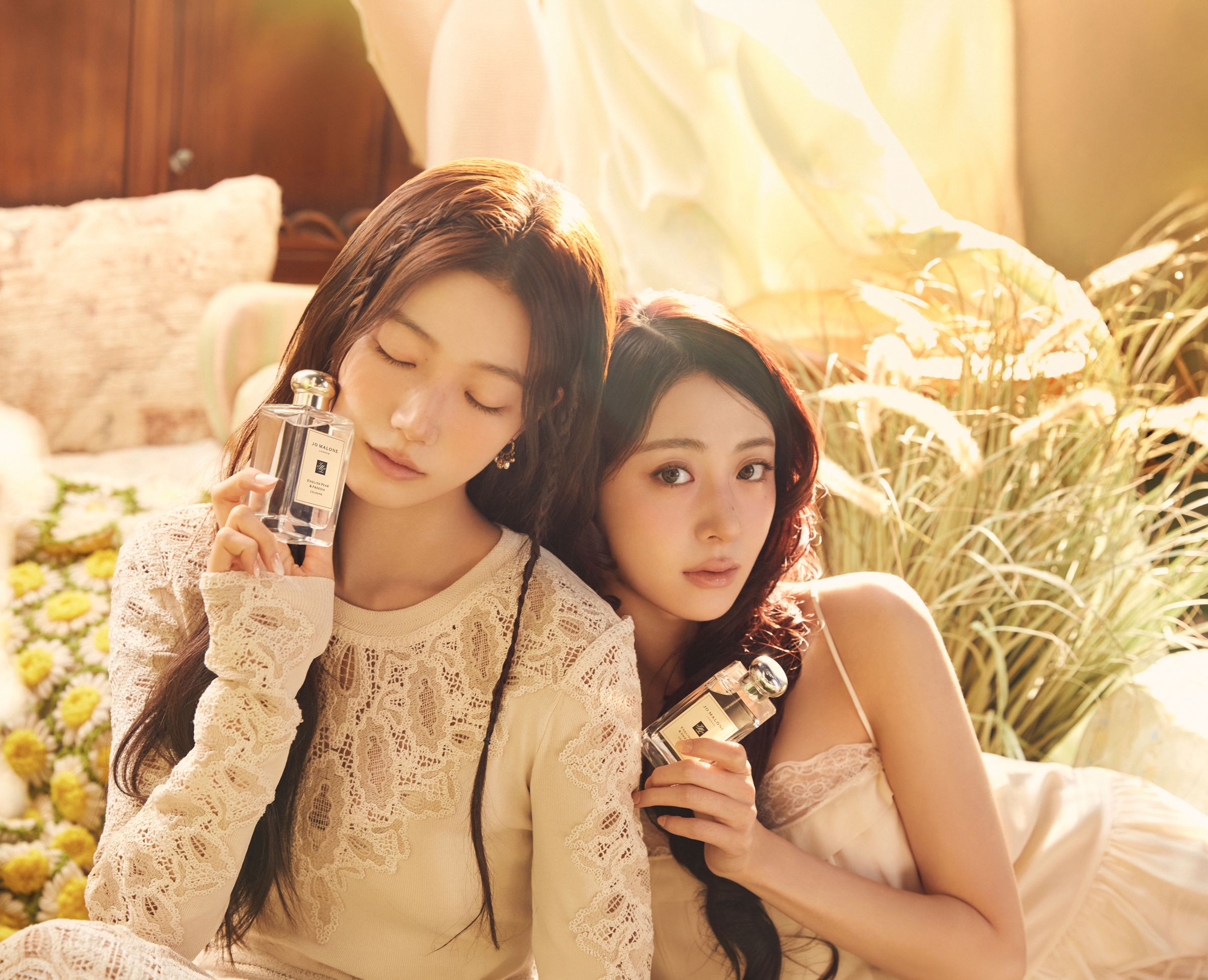 LE SSERAFIM成員(左起)中村一葉、許允真的Jo Malone London同款香水清單:經典英國梨系列香氛。(Jo Malone London提供)