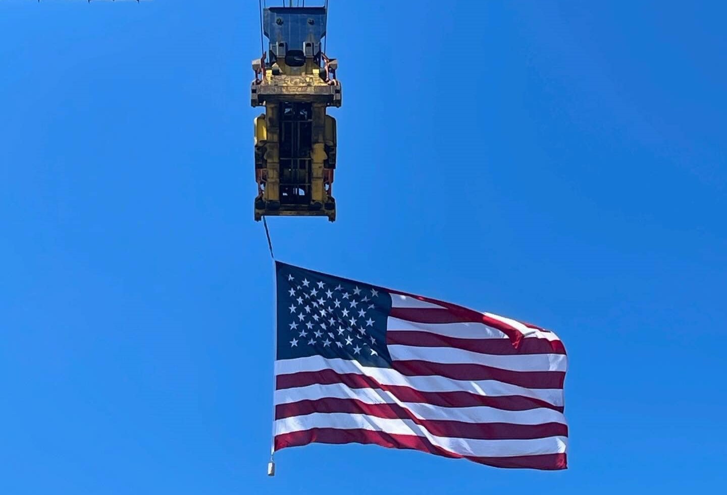 國際碼頭工人協會(ILA)預計將於當地時間週二凌晨12:01在14個主要港口開始罷工,每日價值數十億美元的航運可能因此中斷。(翻攝Facebook@International Longshoremen's Association)