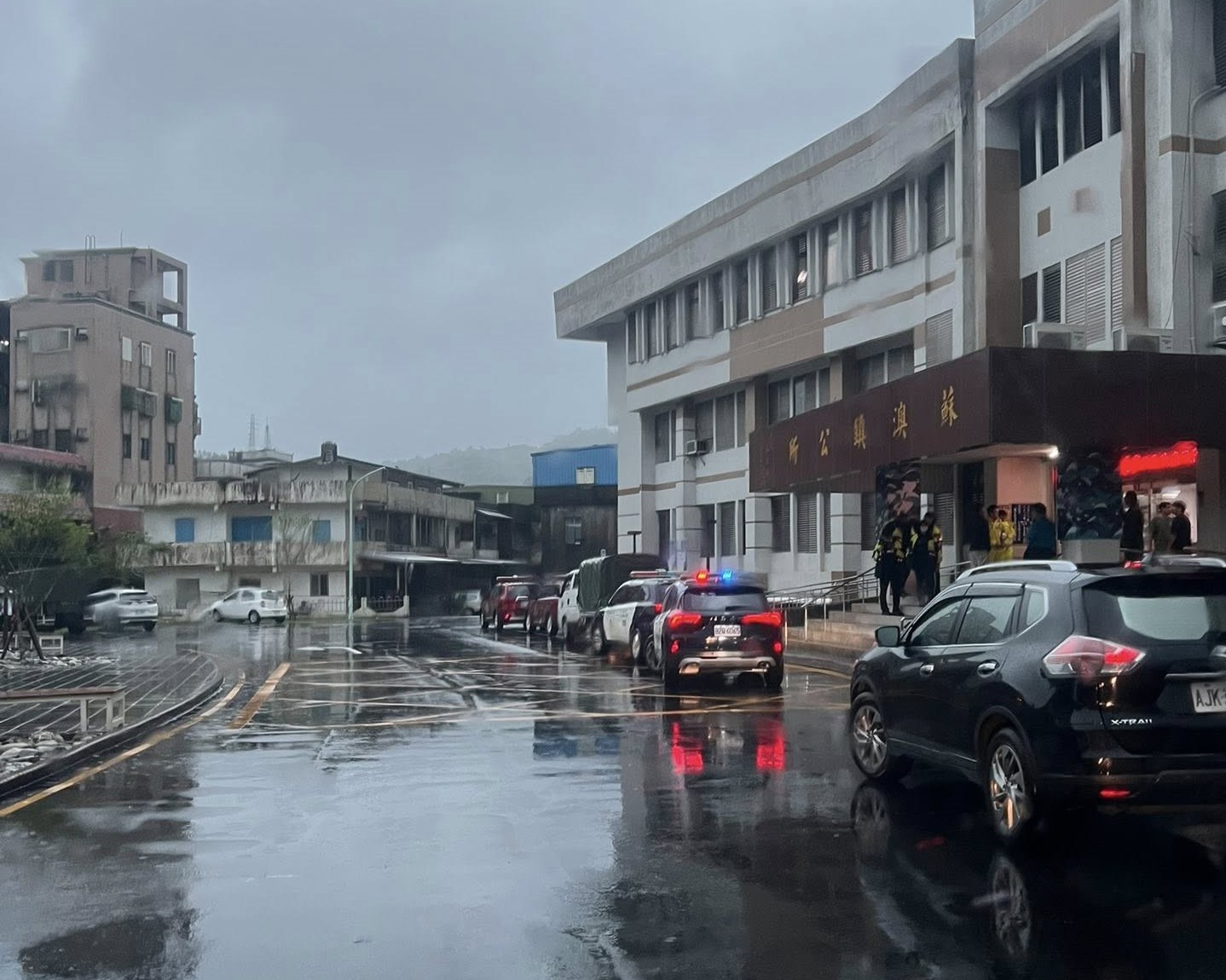 宜蘭縣蘇澳鎮永春里撤離6人。（翻攝畫面）