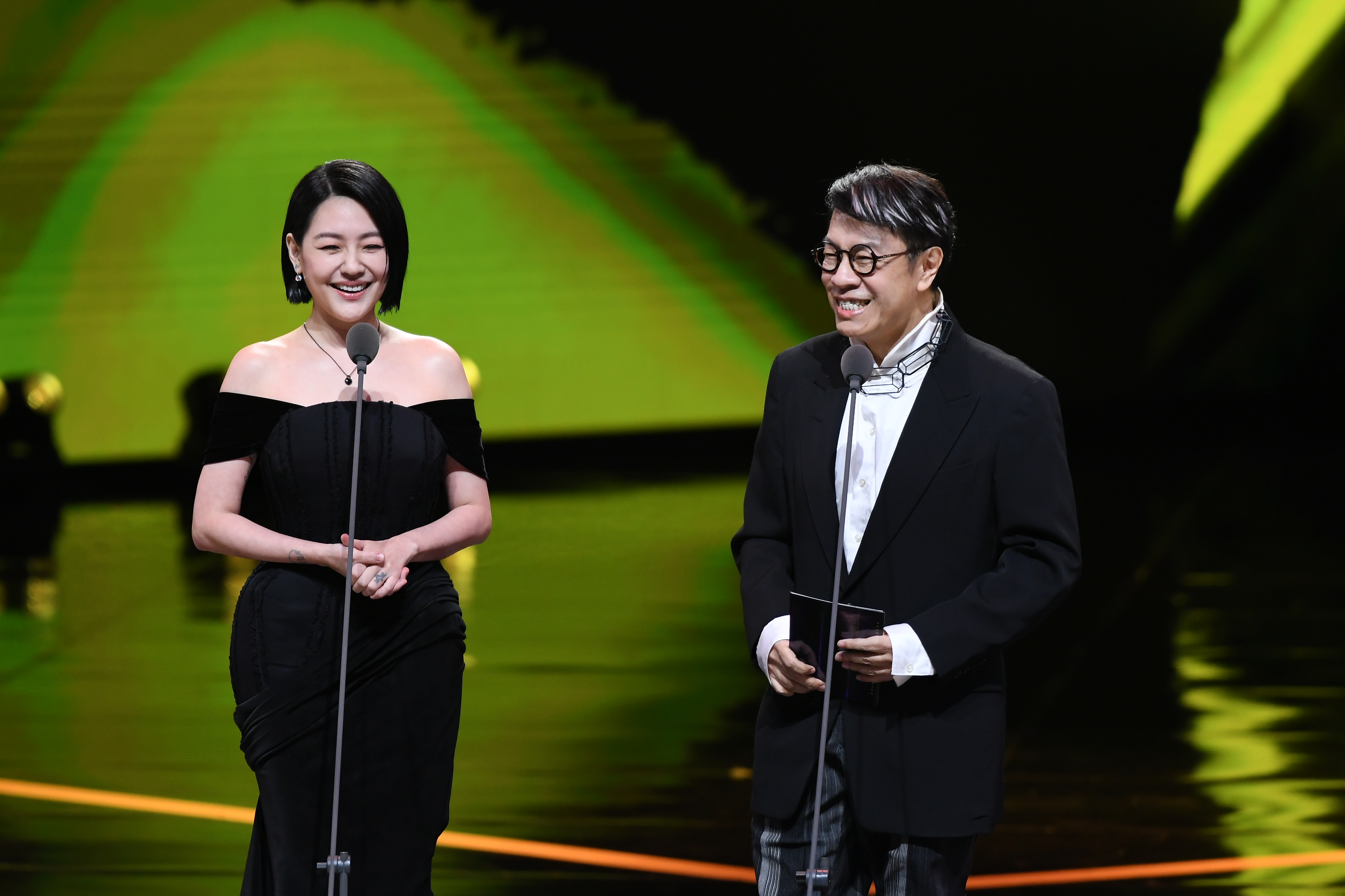 小S和蔡康永合體擔任金鐘獎頒獎人。（三立提供）