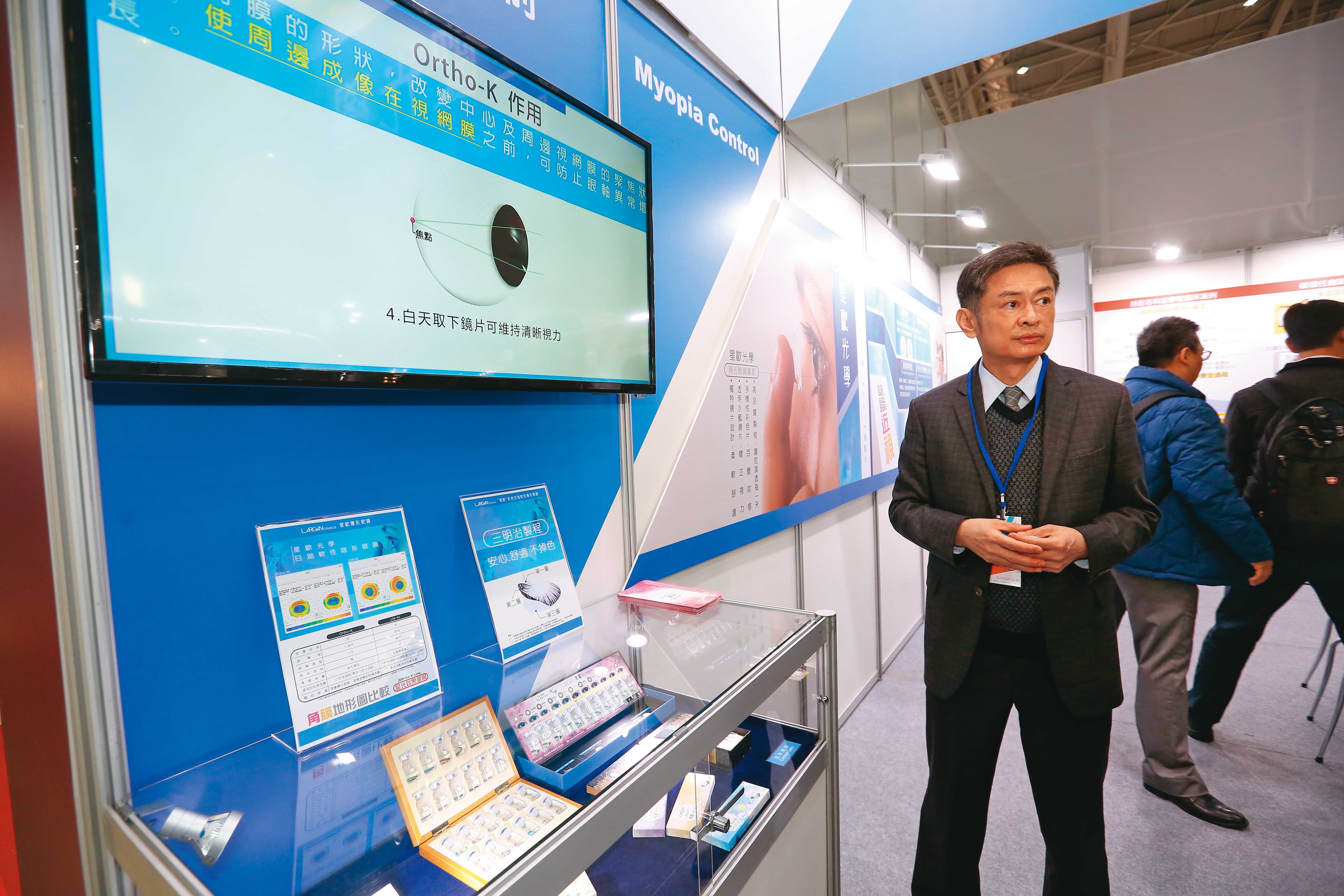 大立光董座林恩平（圖）是小兒科醫生出身，繼承家族事業轉行，成為全球光學龍頭大廠負責人。