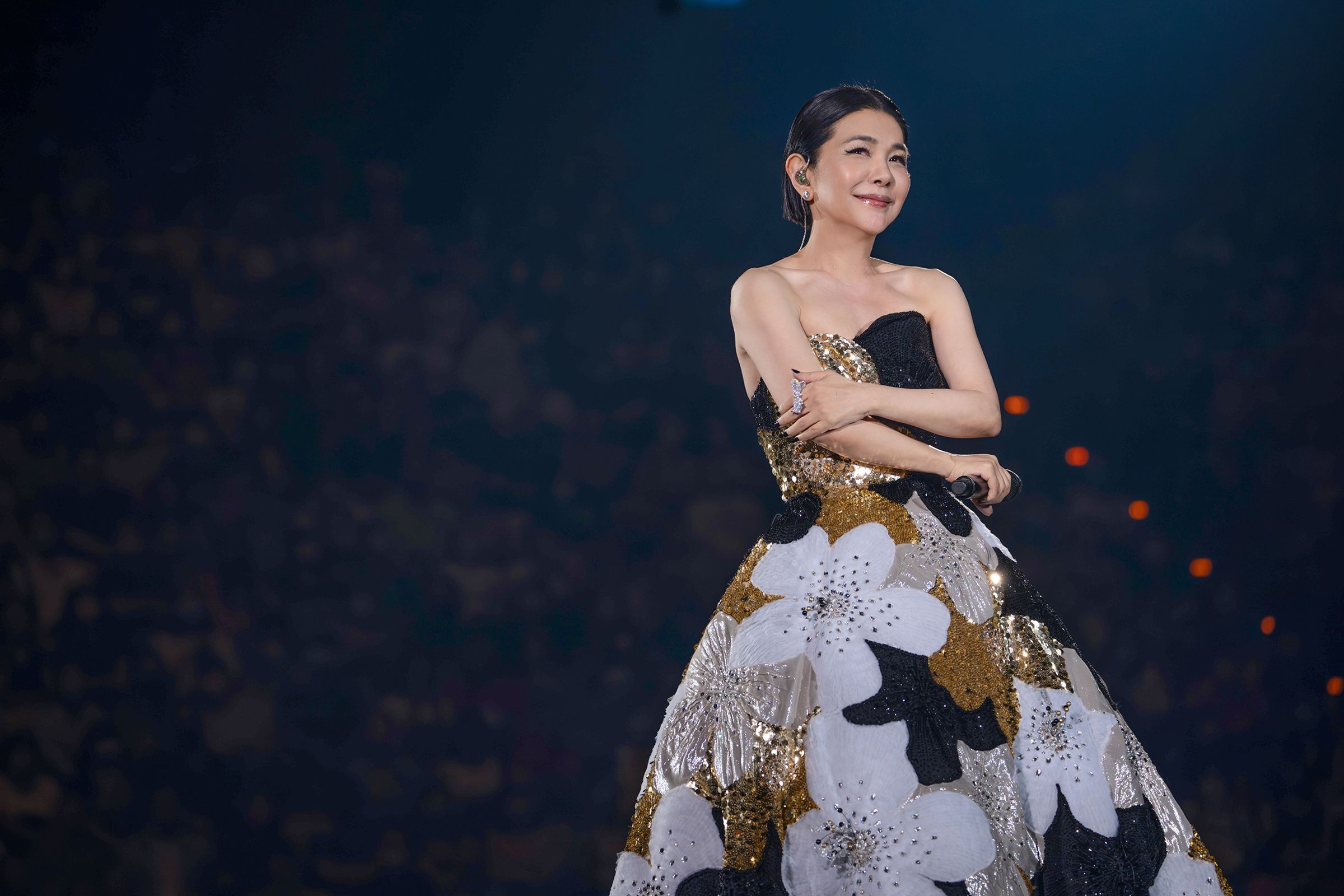 張清芳忙著備戰高雄演唱會。(環球音樂提供)