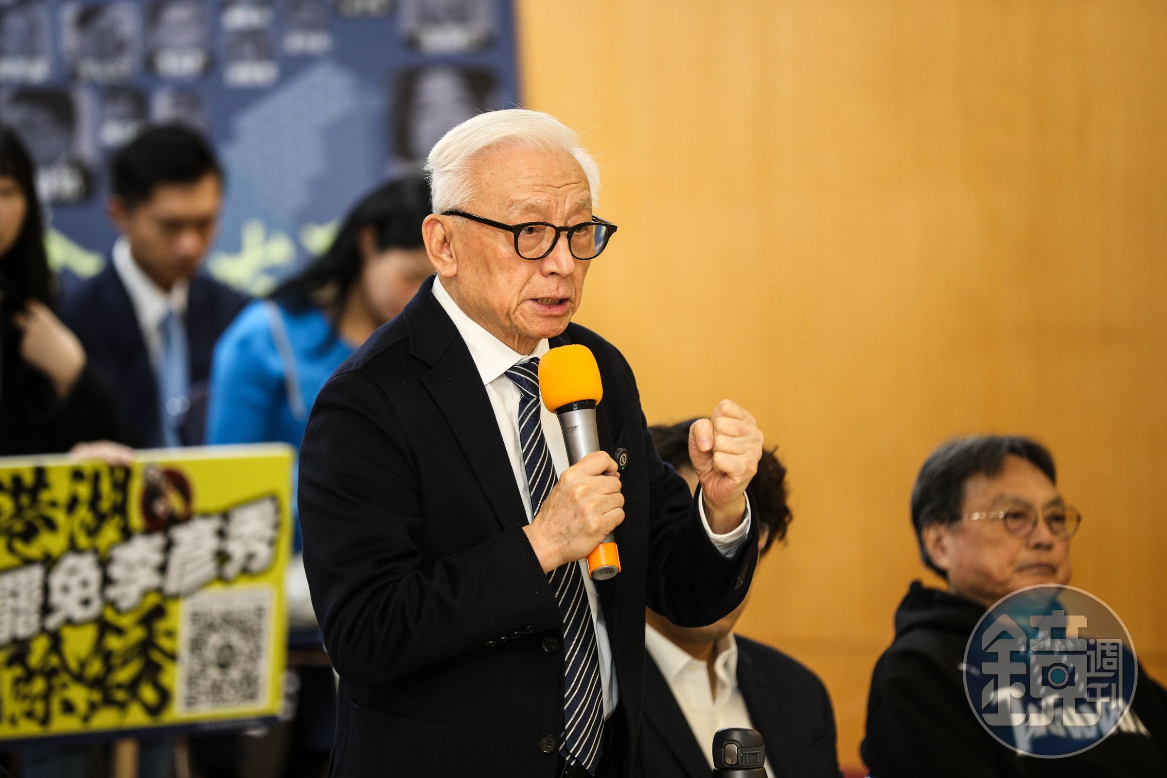 曹興誠今po文提到，已委請律師下午向台北地方法院提出民事告訴，「請求法院判決翁曉玲對我惡性誹謗，並給予我四千多萬台幣的賠償。」（本刊資料照）