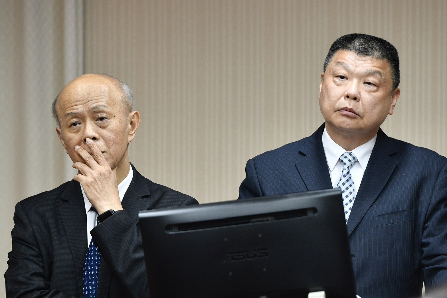 交通部政務次長胡湘麟強調，先前討論的方案已被擱置，台鐵票價調漲方案預計下半年才會出爐。
