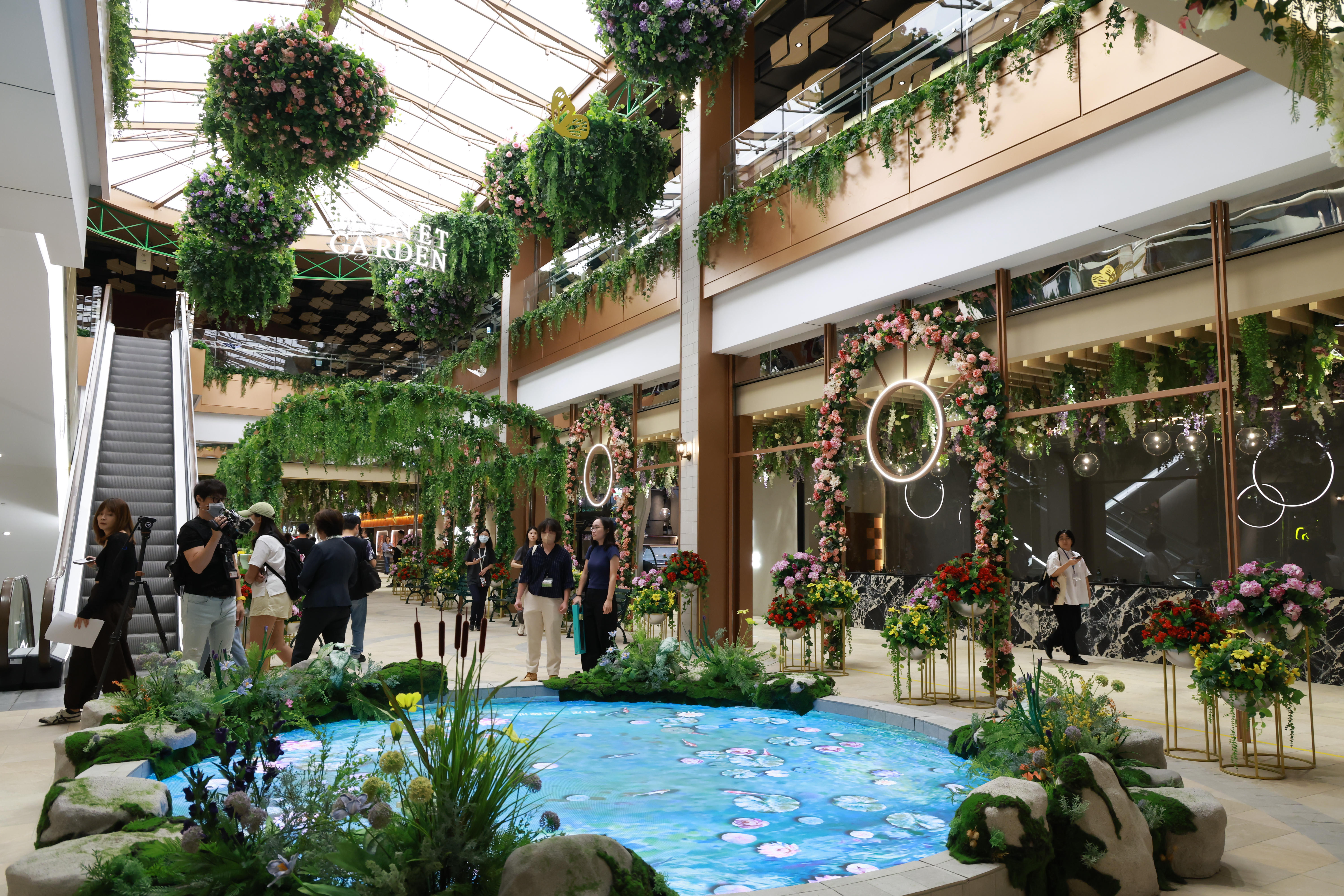 台北大巨蛋百貨Garden City B區3.6萬坪「莫內花園」週六試營運,北捷公布人流管制措施。