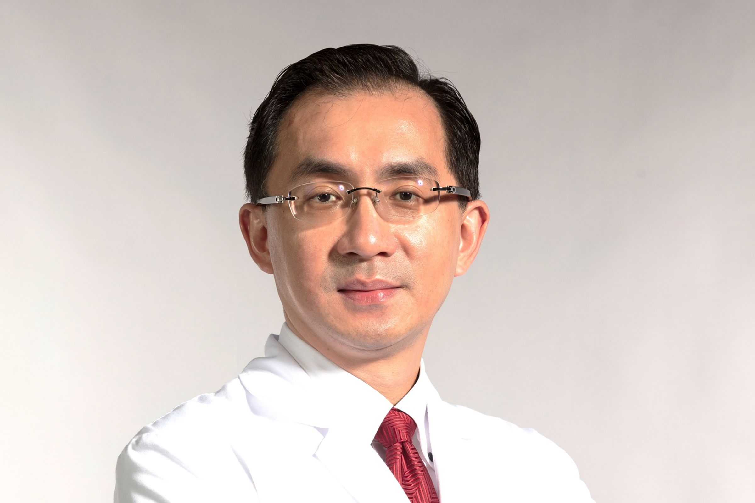 國內乳癌權威醫師郭耀隆因腦中風病逝，享年52歲。（翻攝自成大外科部網站）