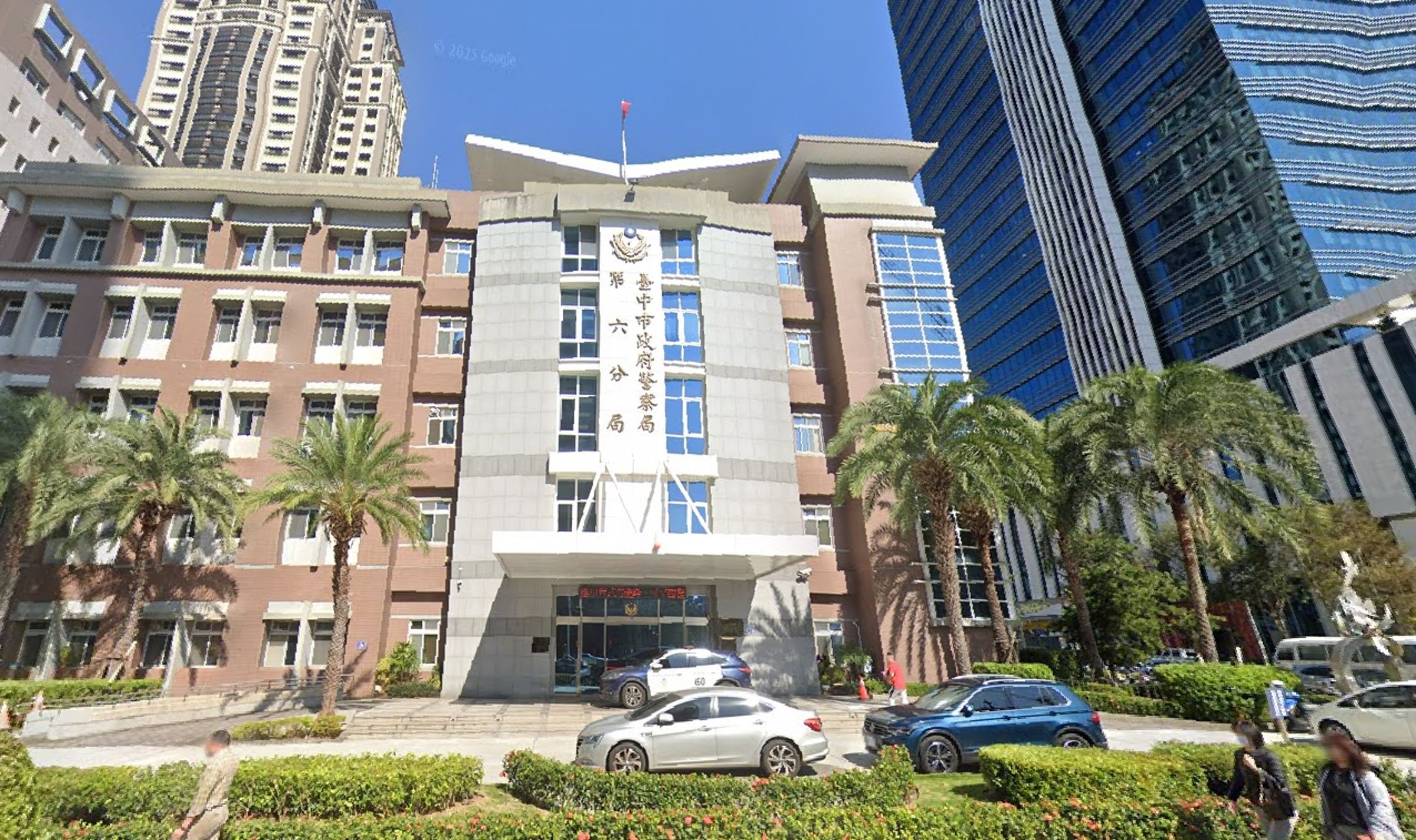 台中市警察局第六分局昨對外宣布,警方假扮客人到西屯區同志會館蒐證,此新聞曝光引起許多網友批評。(翻攝自Google地圖)