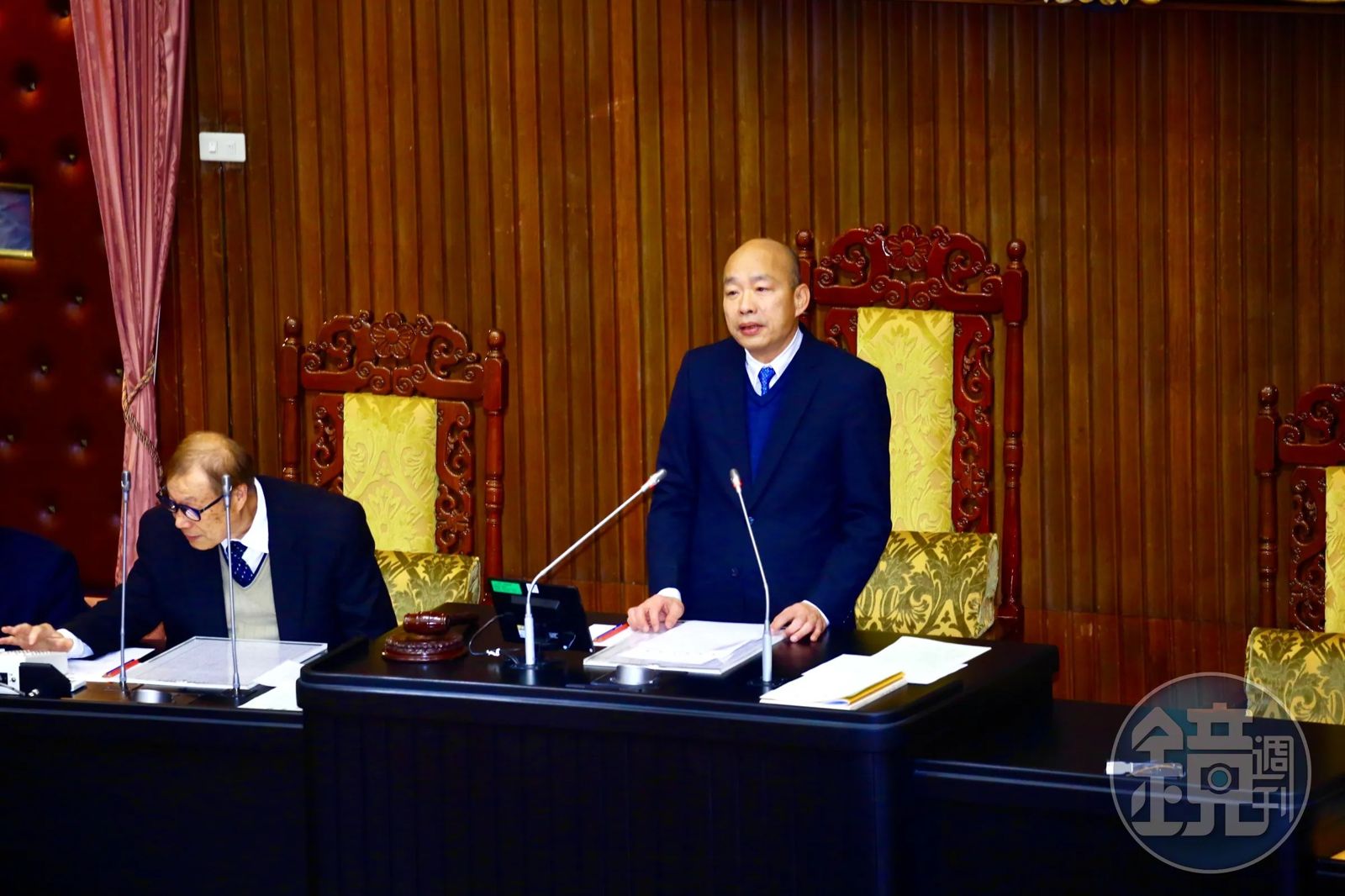 韓國瑜（右）現在是立法院長。（圖／鏡週刊）