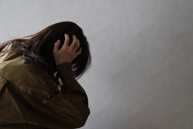 沈姓婦人回憶被賣到緬甸的日子，她表示「很可怕的經歷、覺得無助、沒有人要救我！」（示意圖，非當事人，photo-ac）