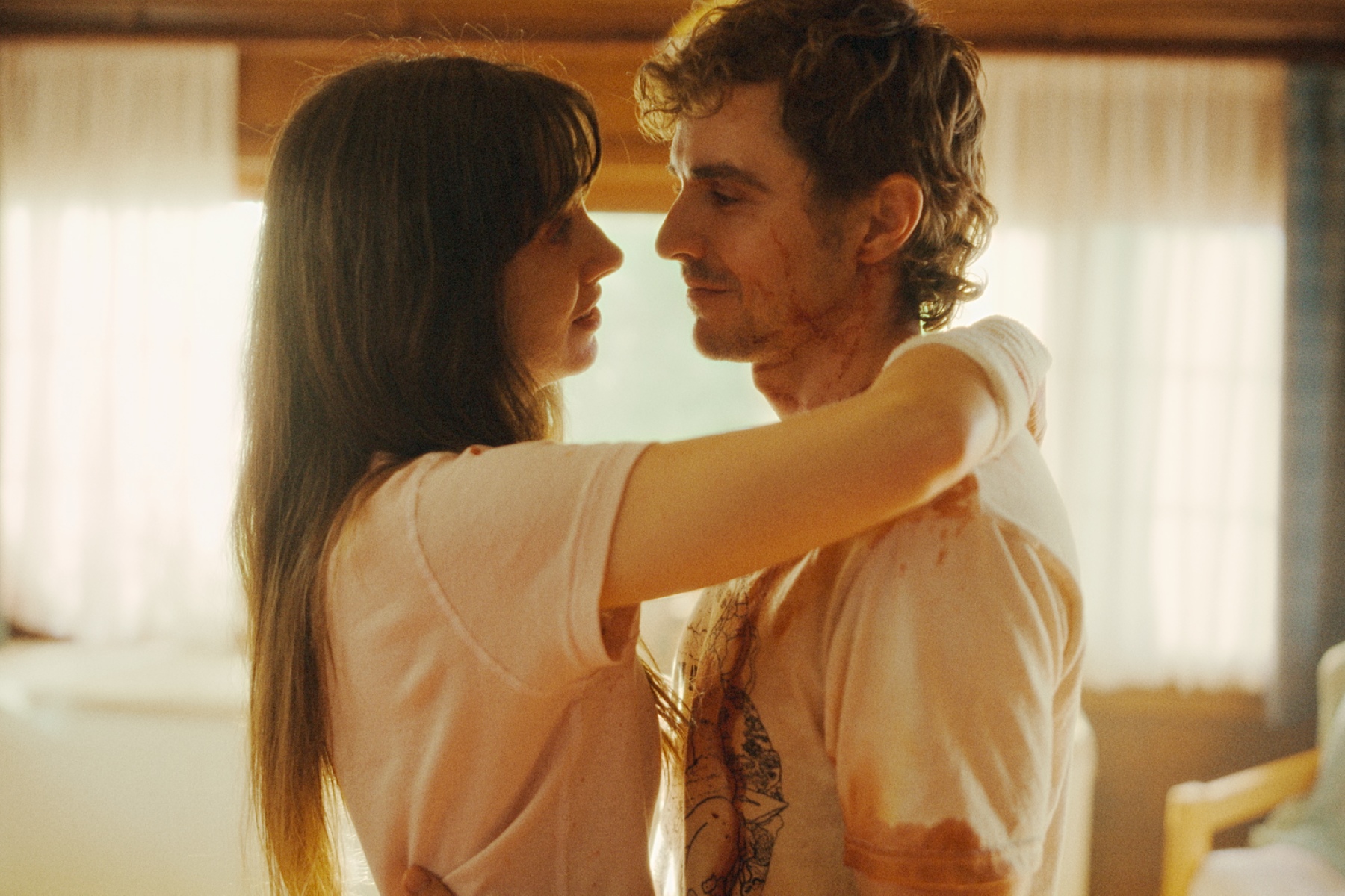 《永遠在一起》透過肉體恐怖的極端方式探討兩性依存的終極邊界。 （采昌國際多媒體提供） 