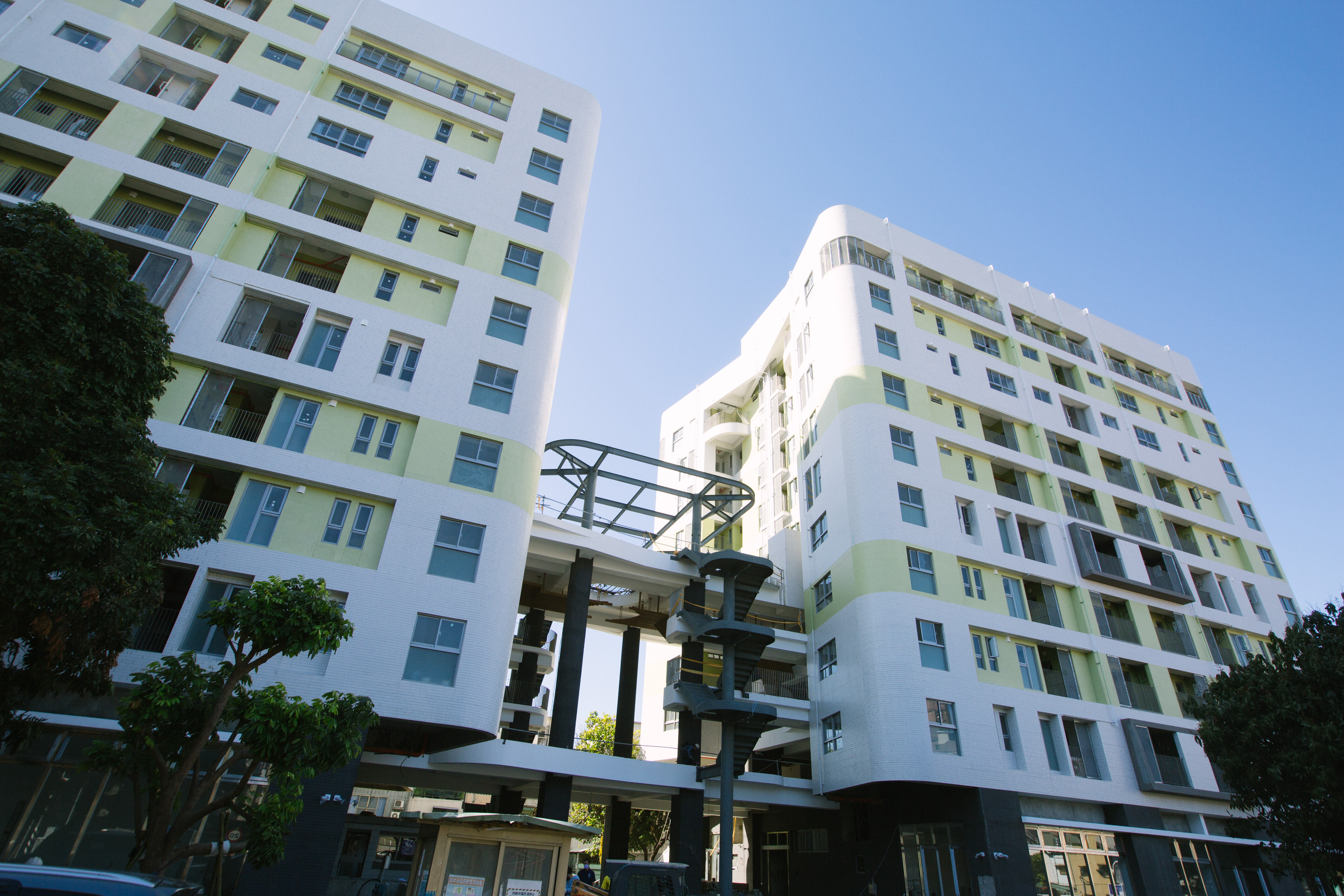 國民黨立委質疑，賴政府試圖用租金補貼補足應興建社宅之數量；圖為台中北屯社宅。（本刊資料照）