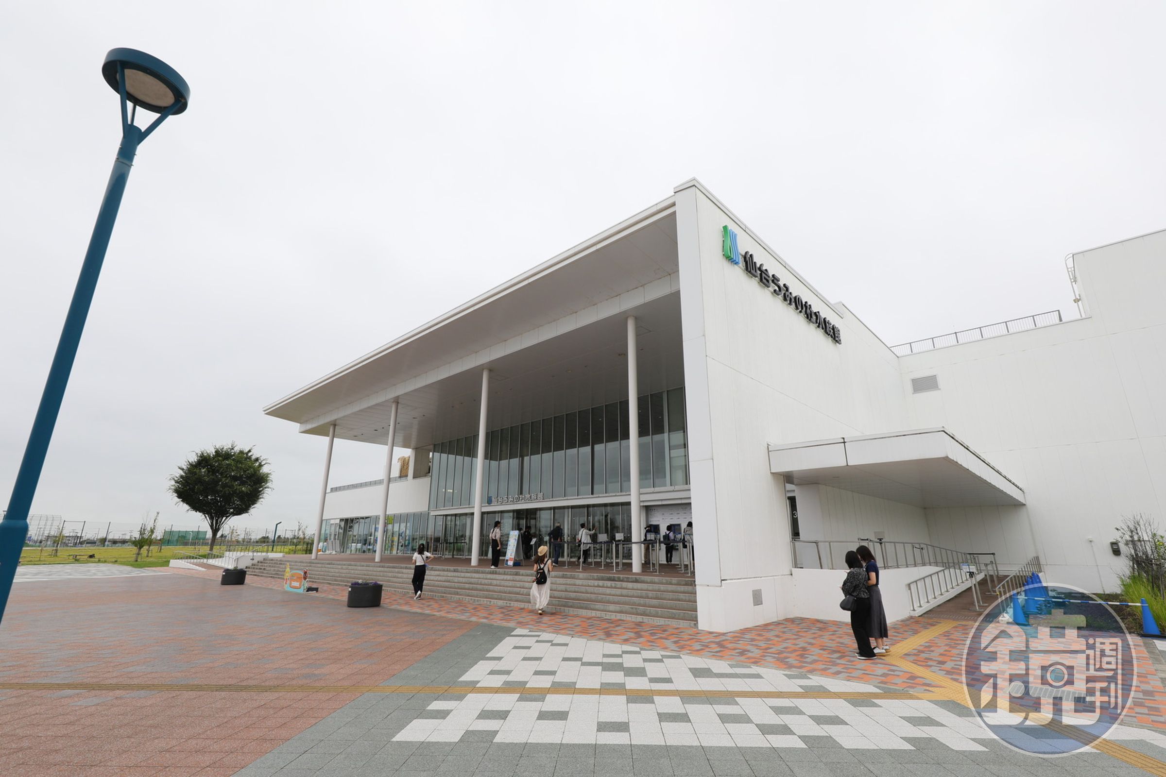 「仙台海洋森林水族館」白色外觀有如美術館。