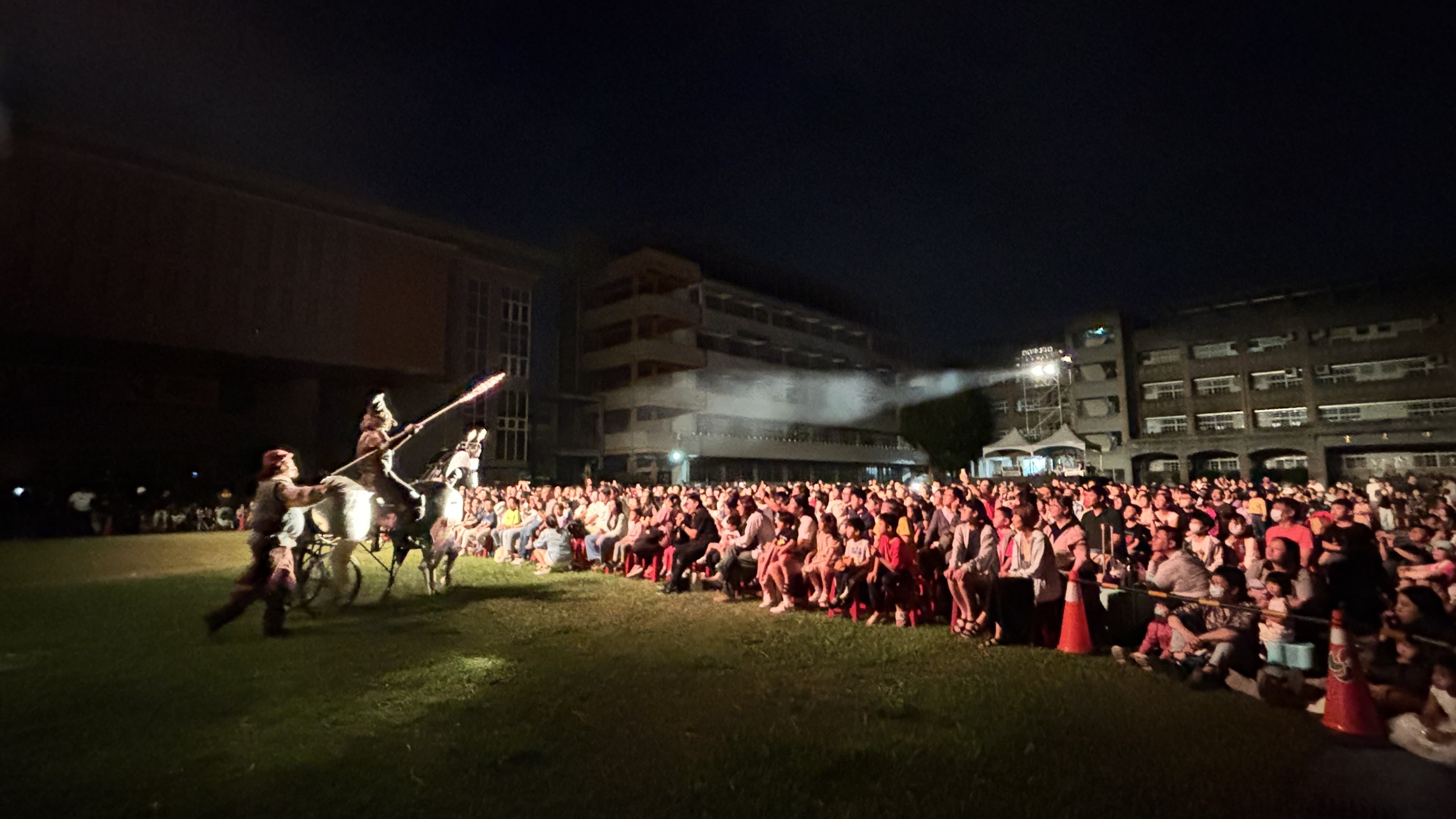 紙風車368鄉鎮市區兒童藝術工程本周在台中演出，吸引超過7千名親子觀眾參與。（紙風車劇團提供）