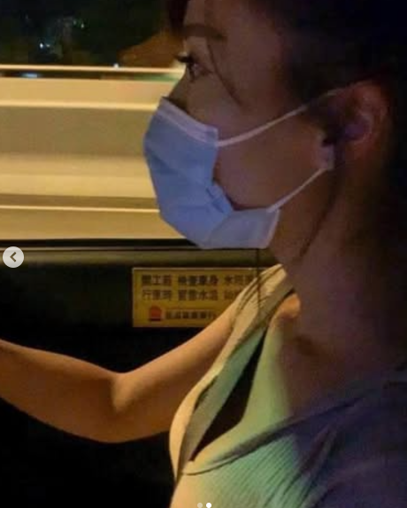 有網友質疑正妹可能是擺拍。（翻自IG）