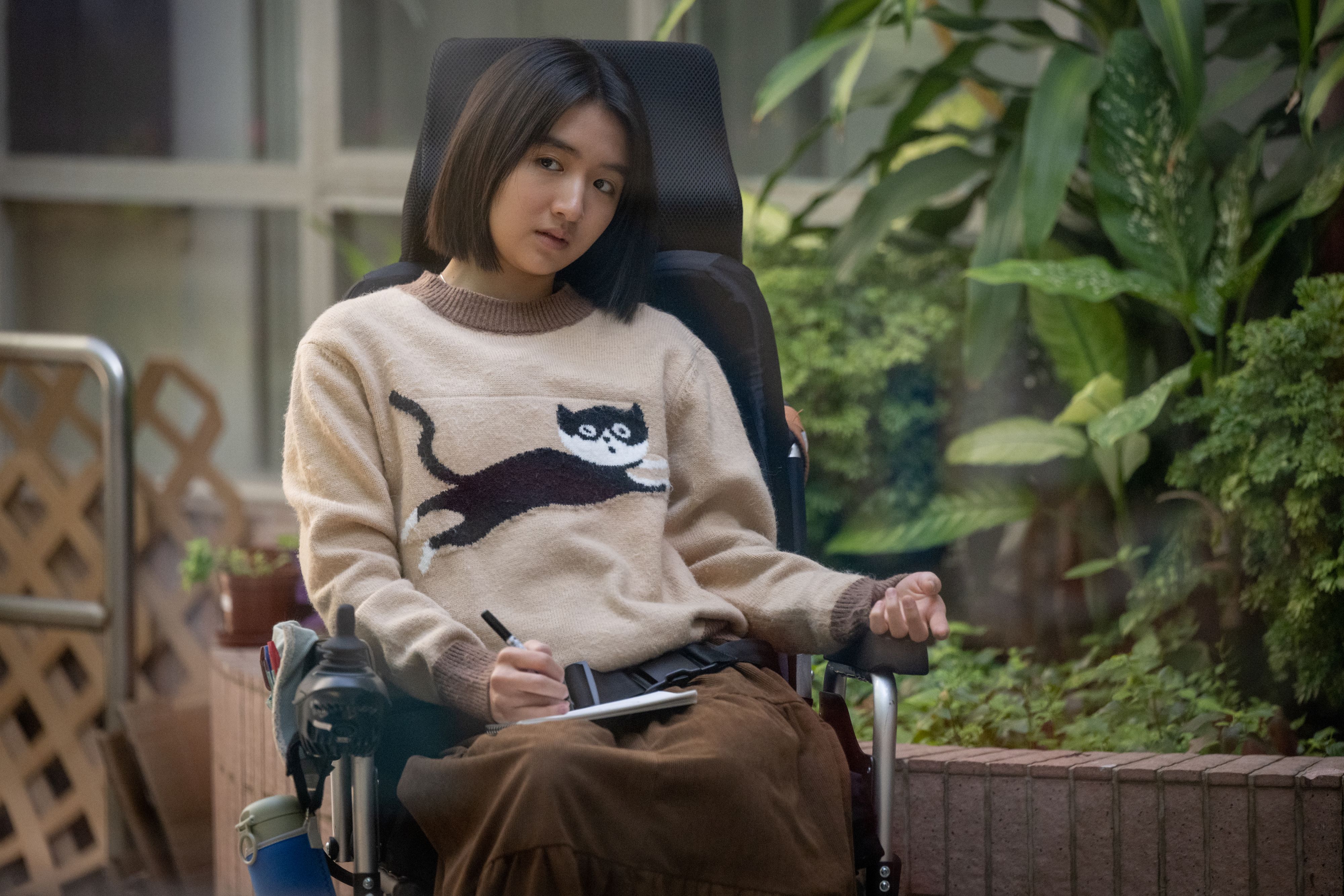 戲裡被拋棄的女兒由許恩怡飾演，被香港影壇看好的她屢屢合作大咖，包括劉德華、張家輝，及范冰冰等。(華映提供)