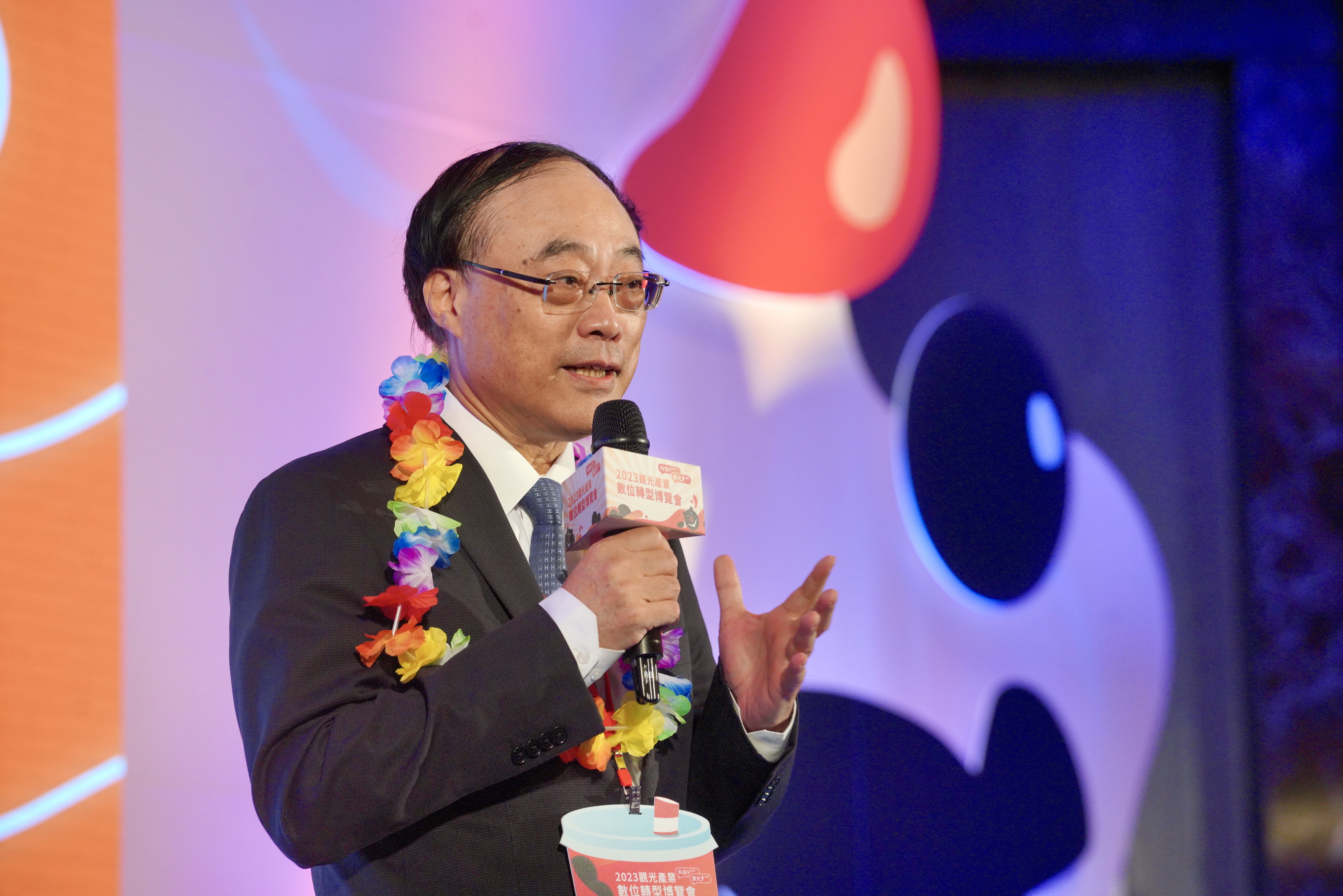 觀光署長周永暉今日宣布，再對年代旅遊開罰81萬元。（本刊資料照）