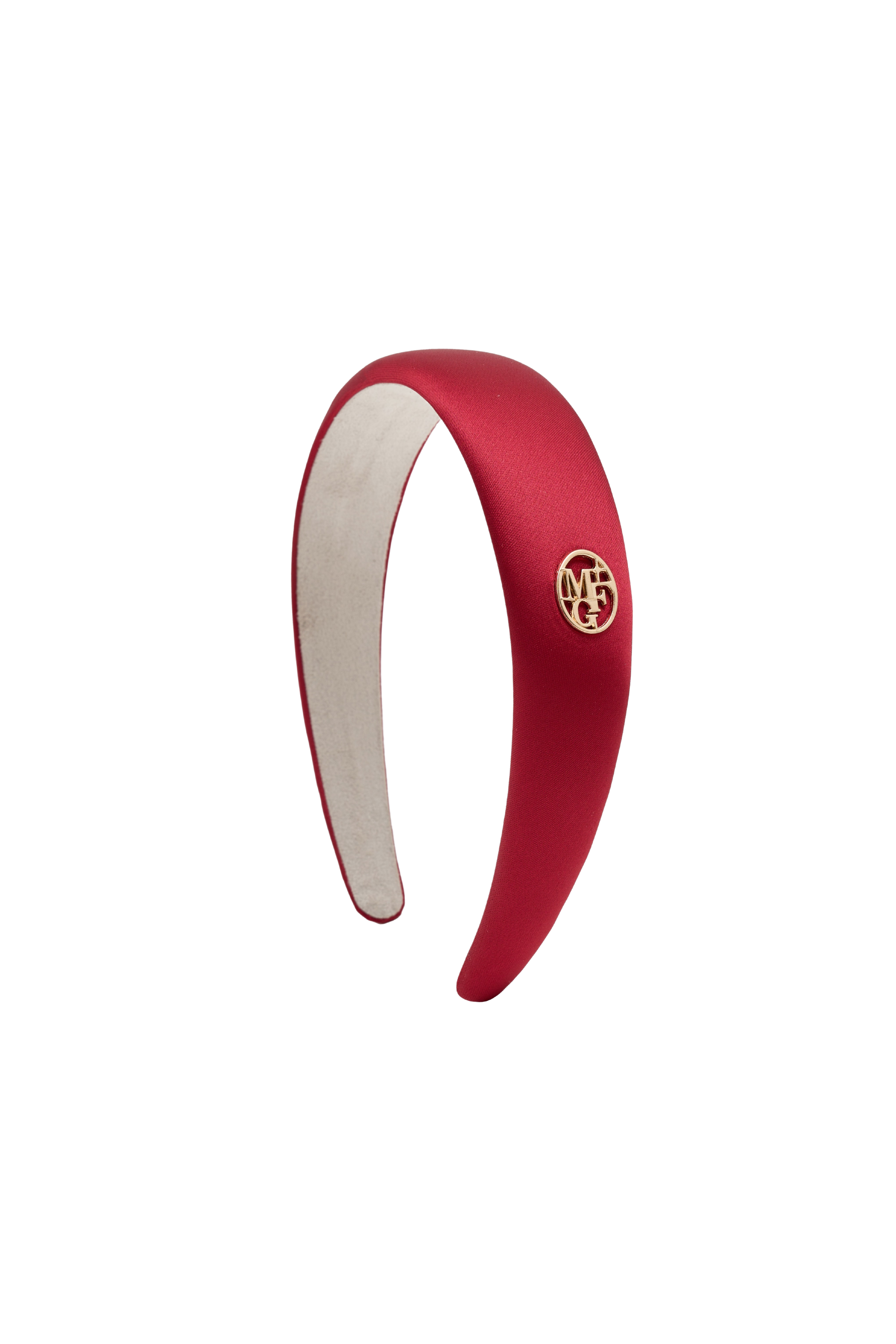 紅色緞面髮箍。NT$890（MARITHÉ FRANÇOIS GIRBAUD提供）